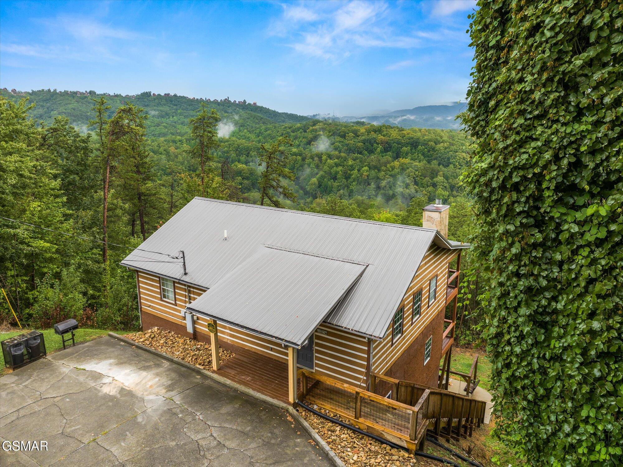 2037 Mccarter Drive Sevierville TN 37862