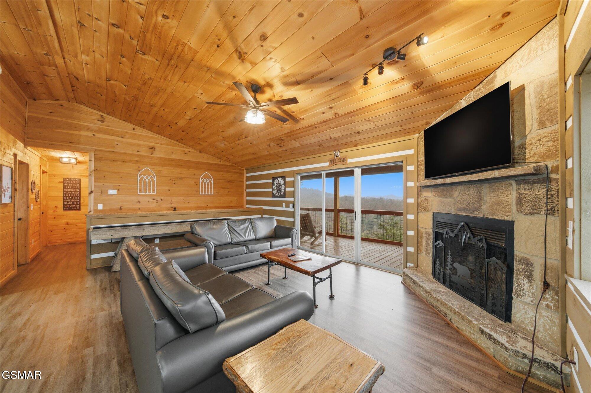 2037 Mccarter Drive Sevierville TN 37862