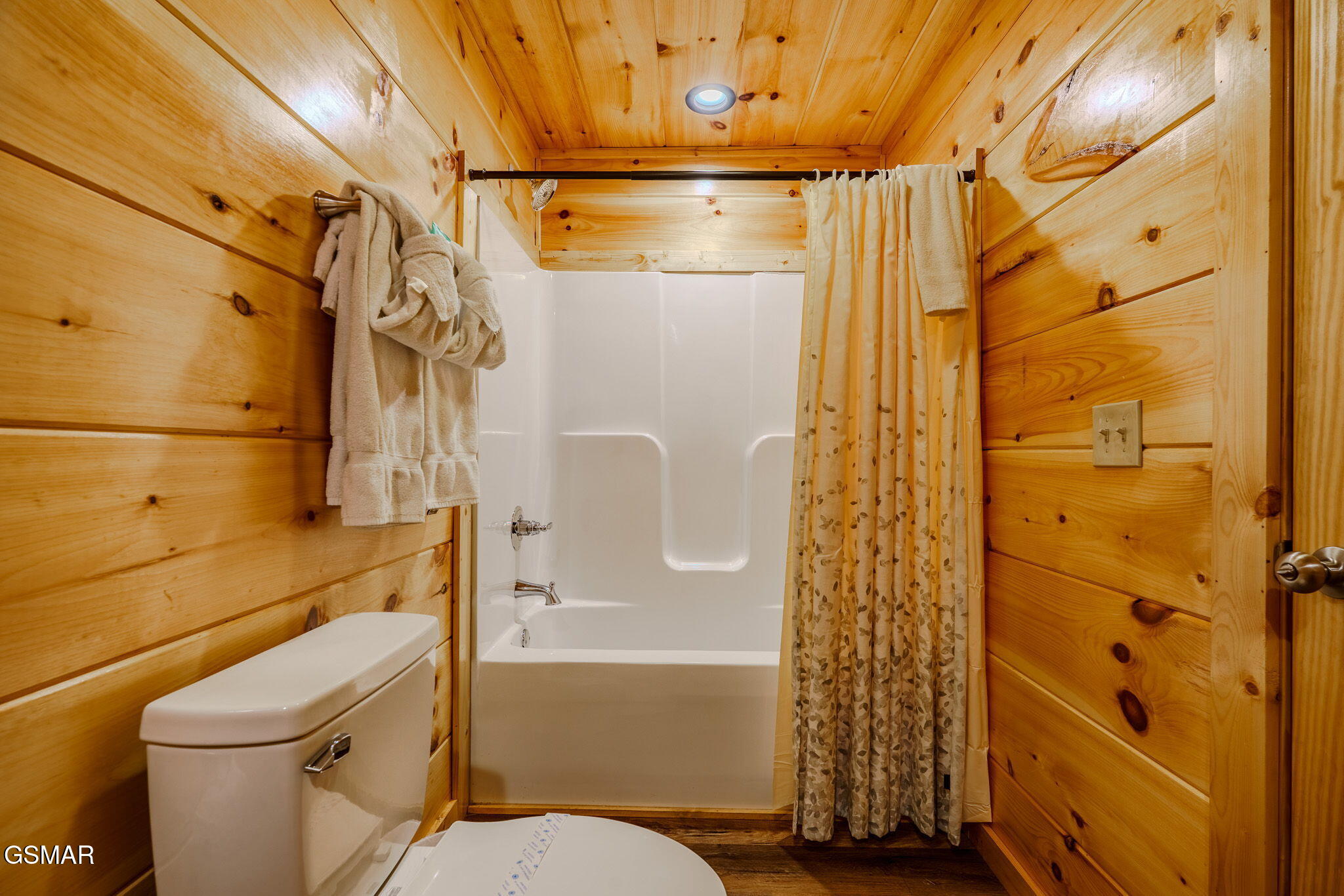 825 String Run Way Street Pigeon Forge TN 37863