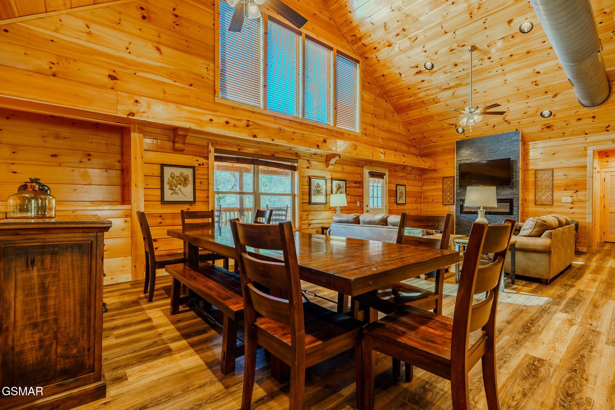 825 String Run Way Street Pigeon Forge TN 37863