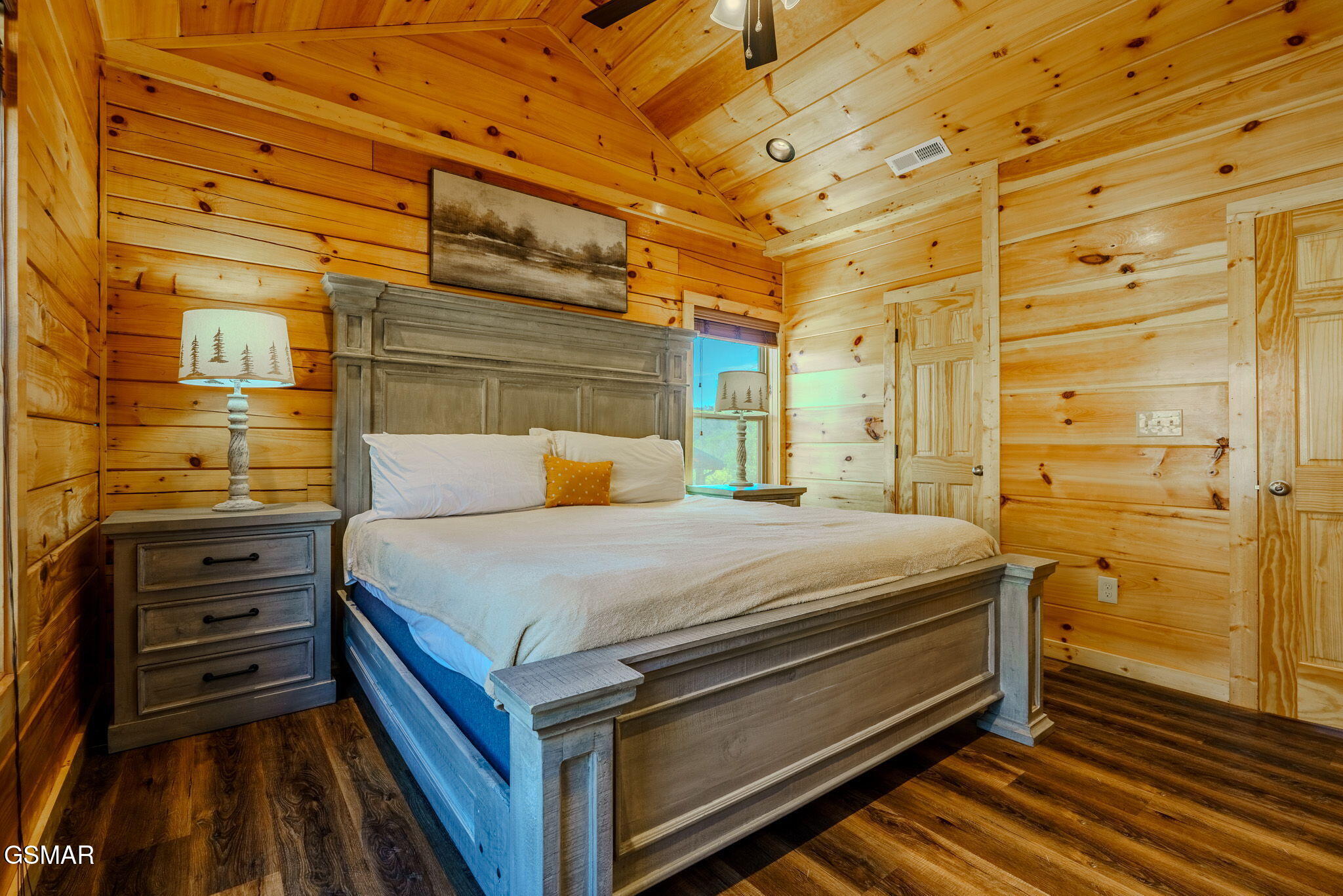 825 String Run Way Street Pigeon Forge TN 37863