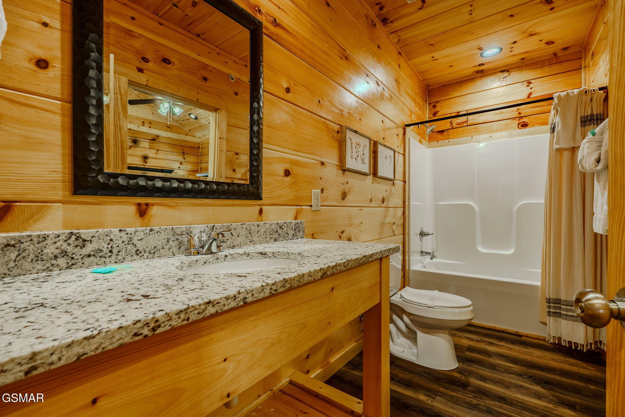 825 String Run Way Street Pigeon Forge TN 37863