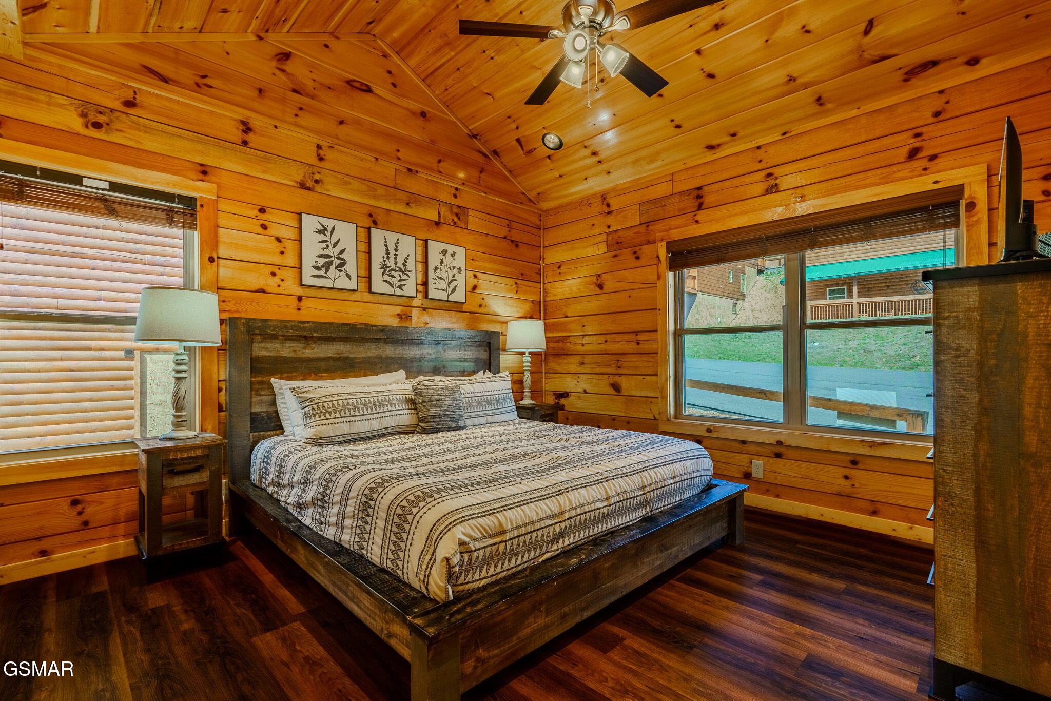 825 String Run Way Street Pigeon Forge TN 37863