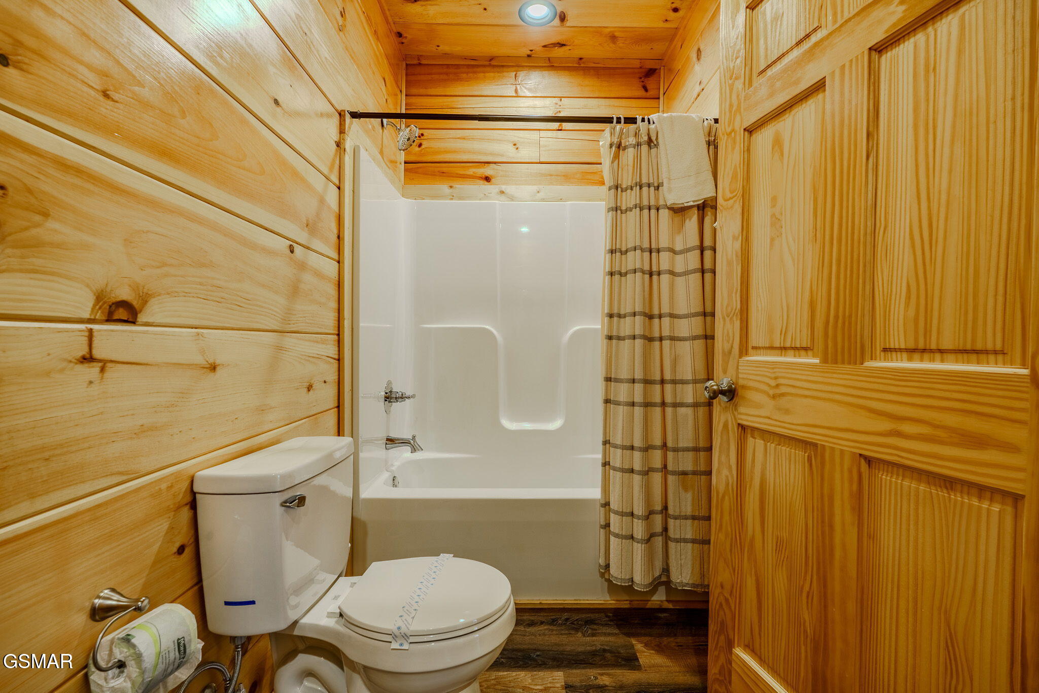 825 String Run Way Street Pigeon Forge TN 37863