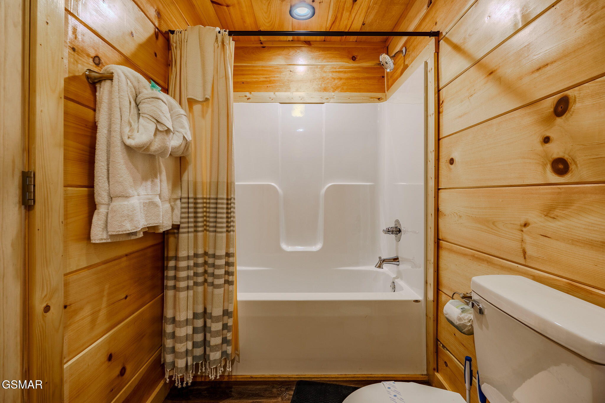 825 String Run Way Street Pigeon Forge TN 37863