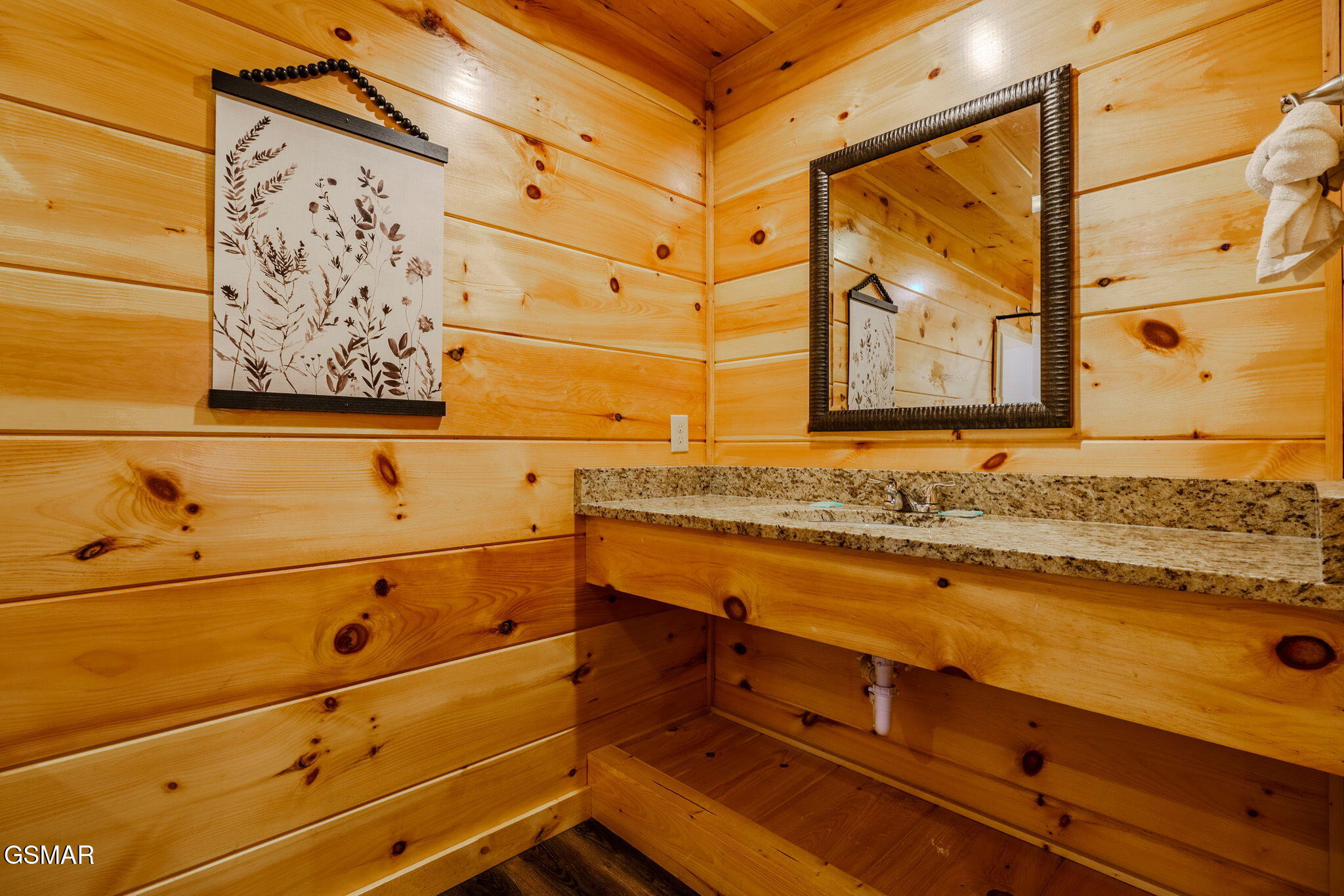 825 String Run Way Street Pigeon Forge TN 37863