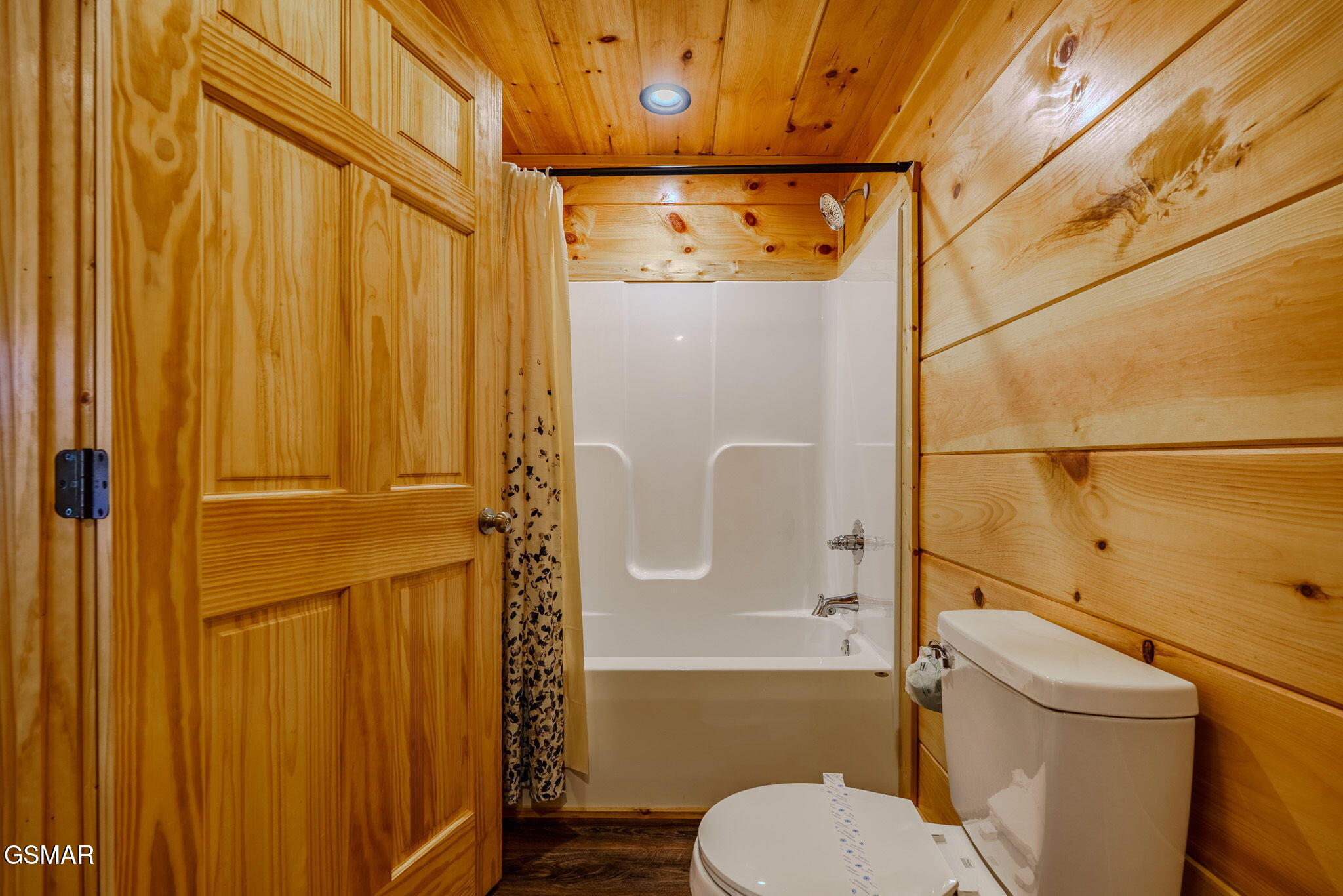 825 String Run Way Street Pigeon Forge TN 37863