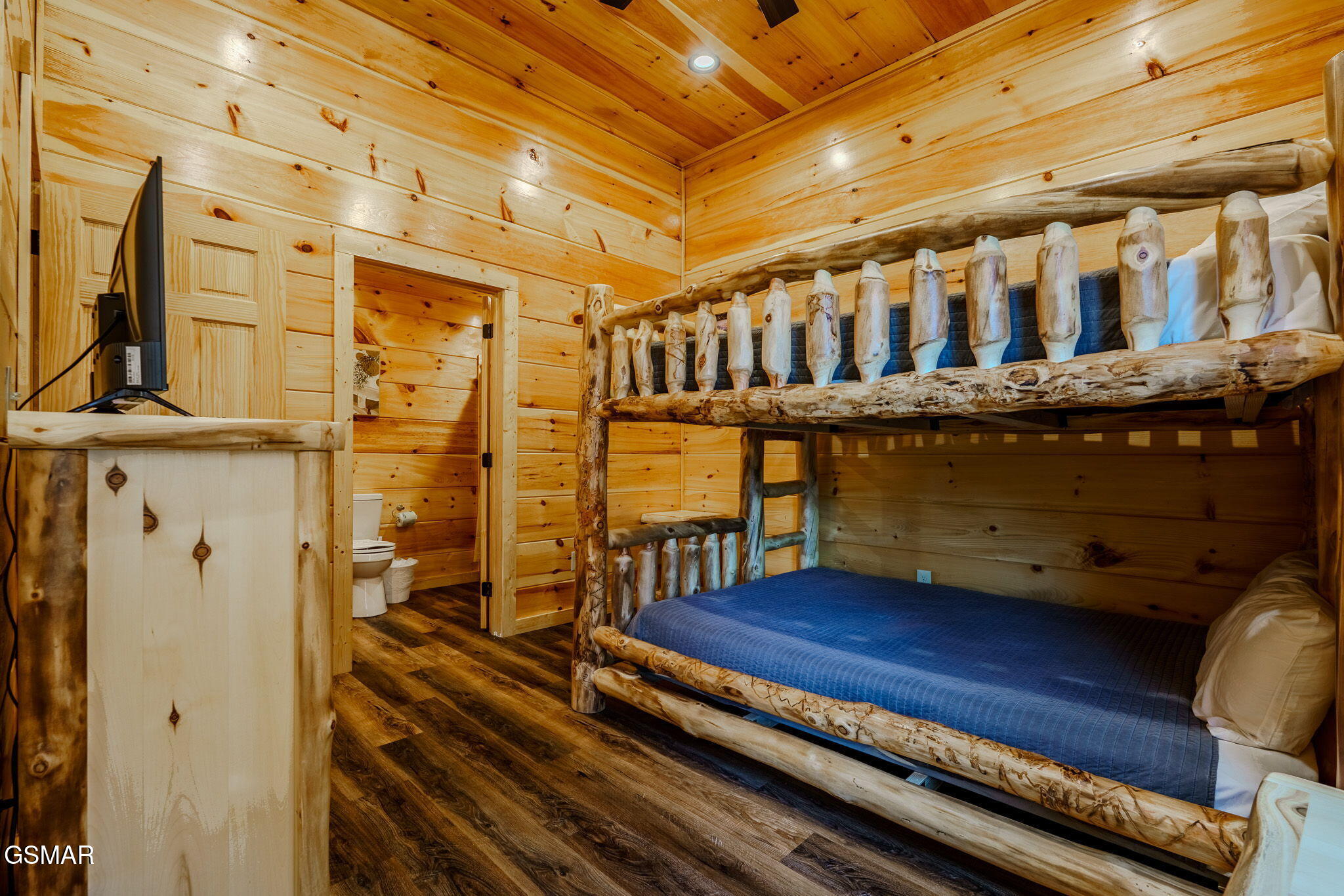 825 String Run Way Street Pigeon Forge TN 37863