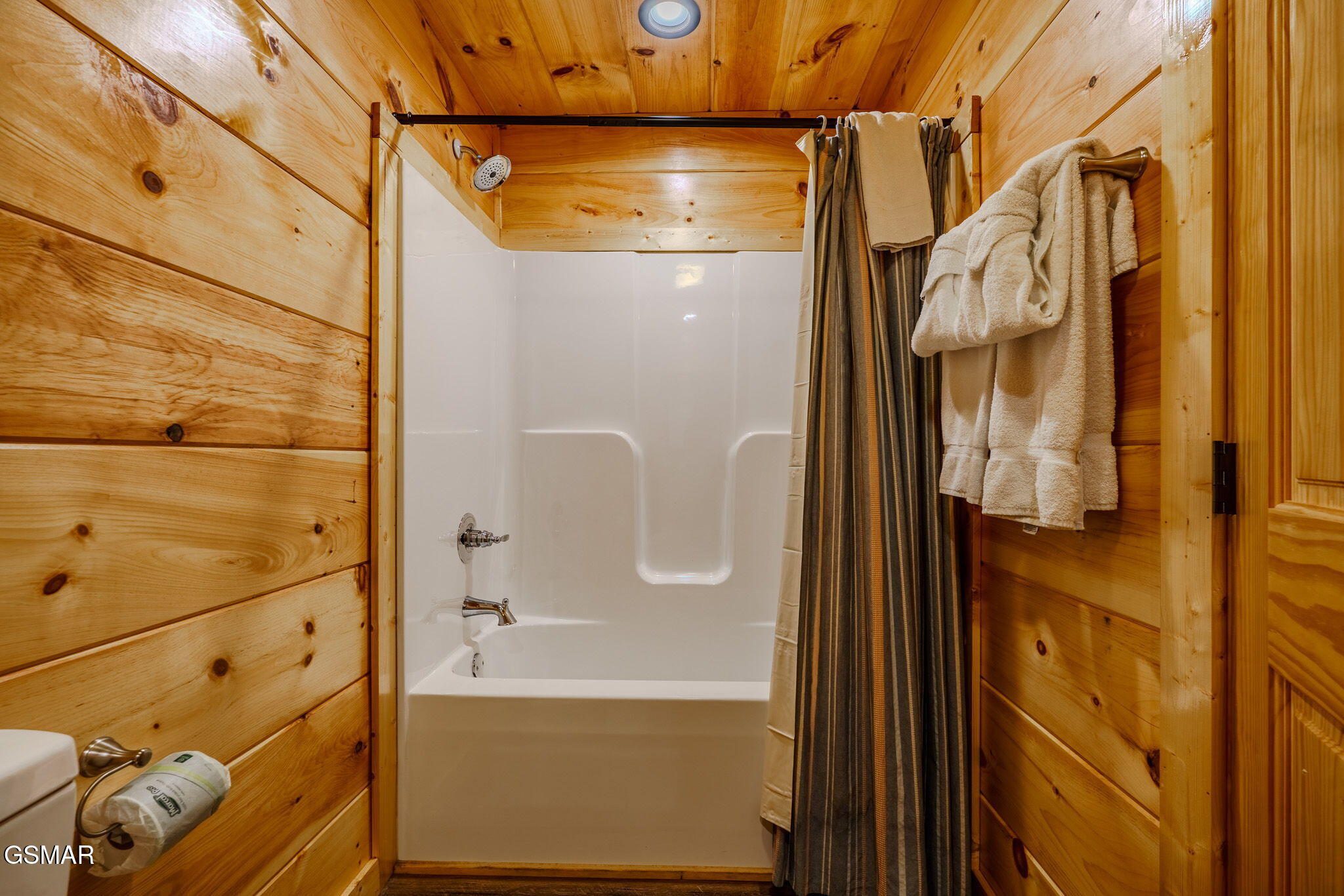 825 String Run Way Street Pigeon Forge TN 37863