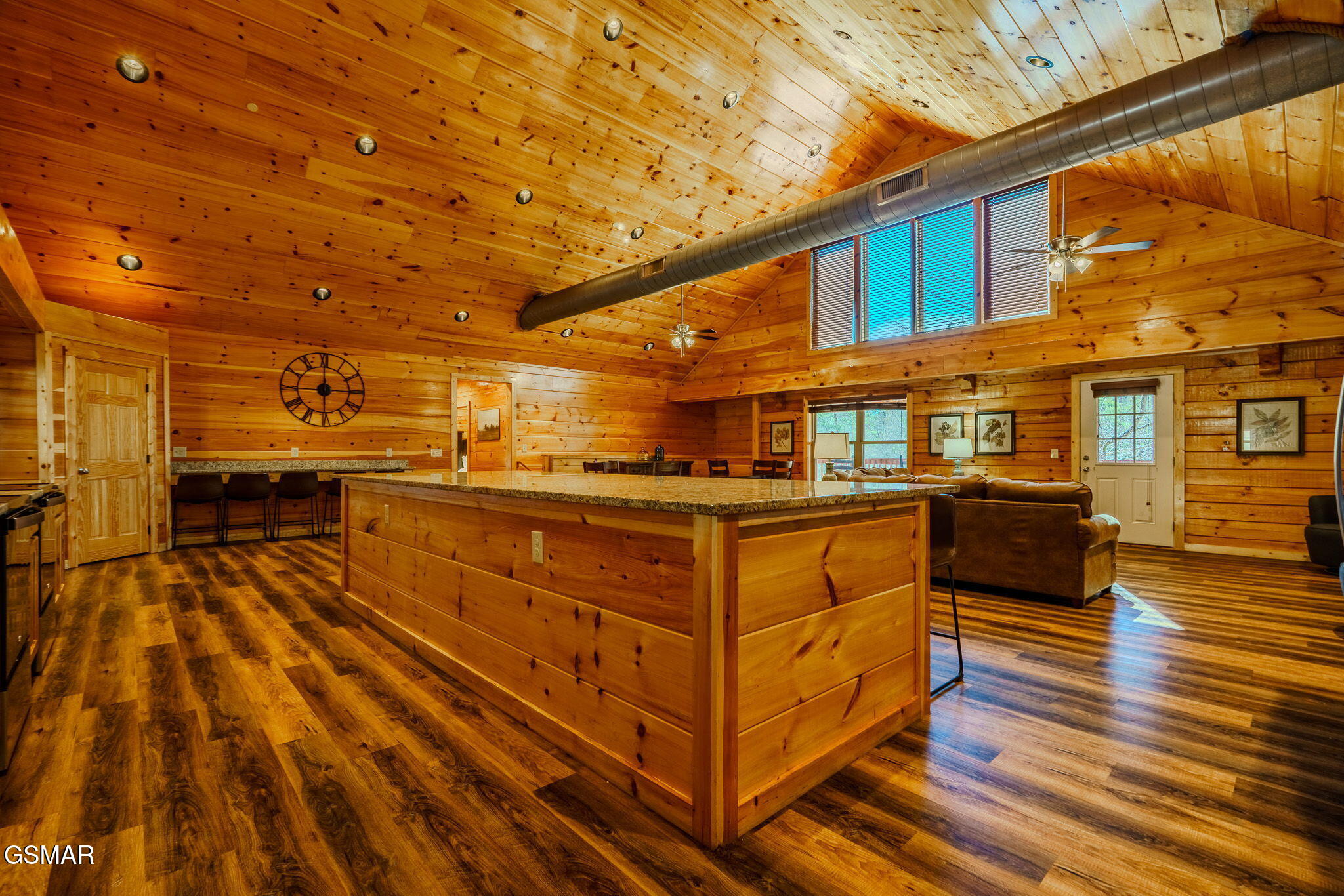 825 String Run Way Street Pigeon Forge TN 37863