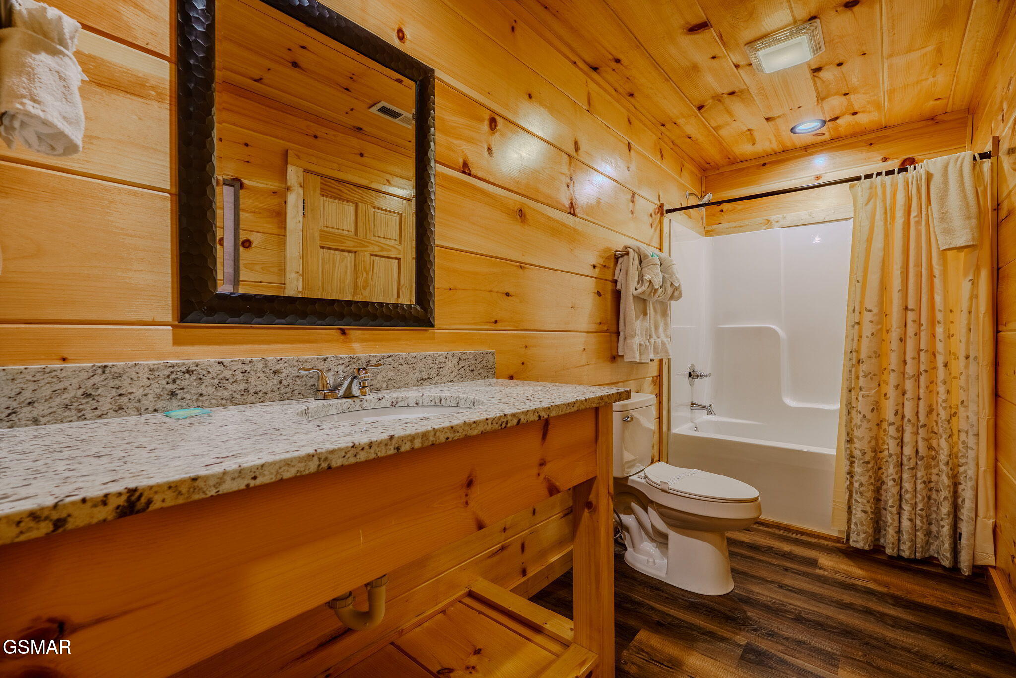 825 String Run Way Street Pigeon Forge TN 37863