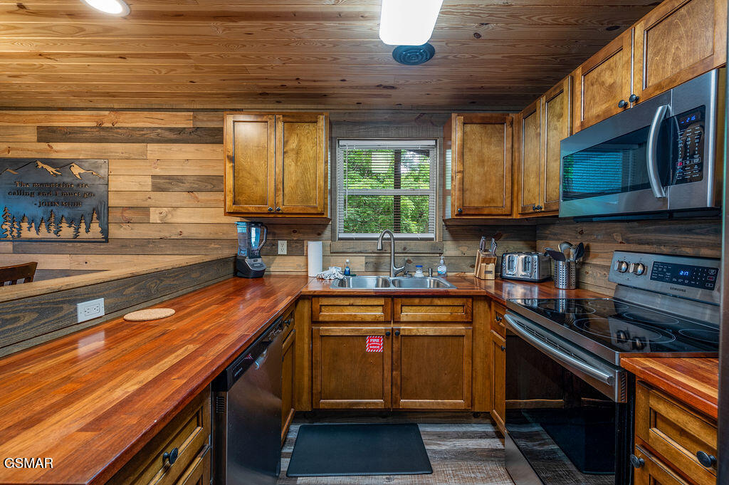 4238 Dollys Drive Sevierville TN 37876