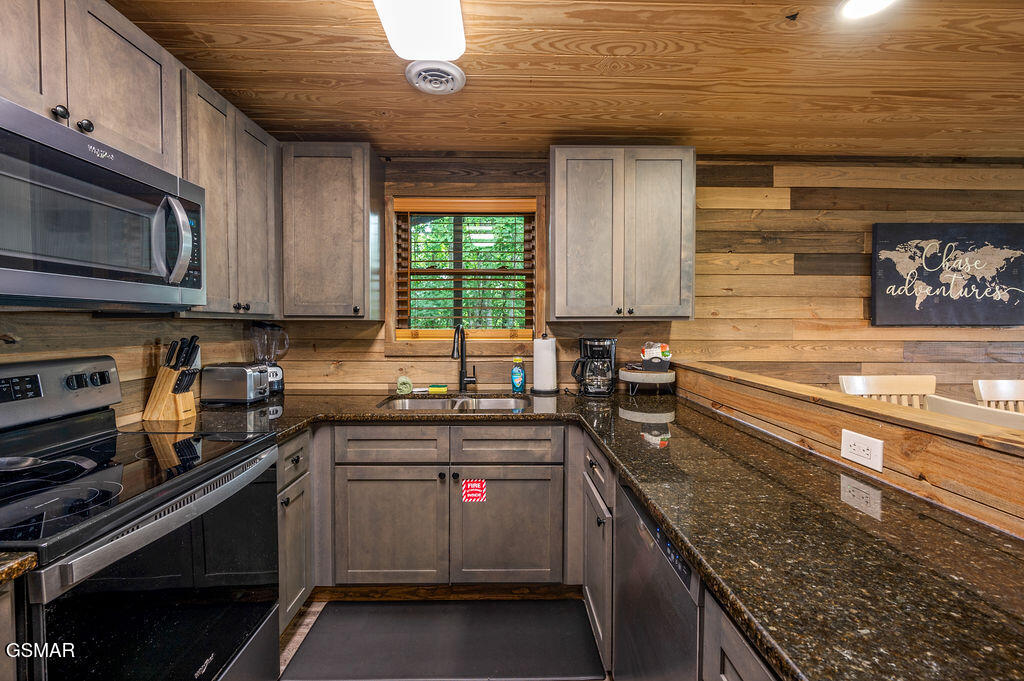 4238 Dollys Drive Sevierville TN 37876