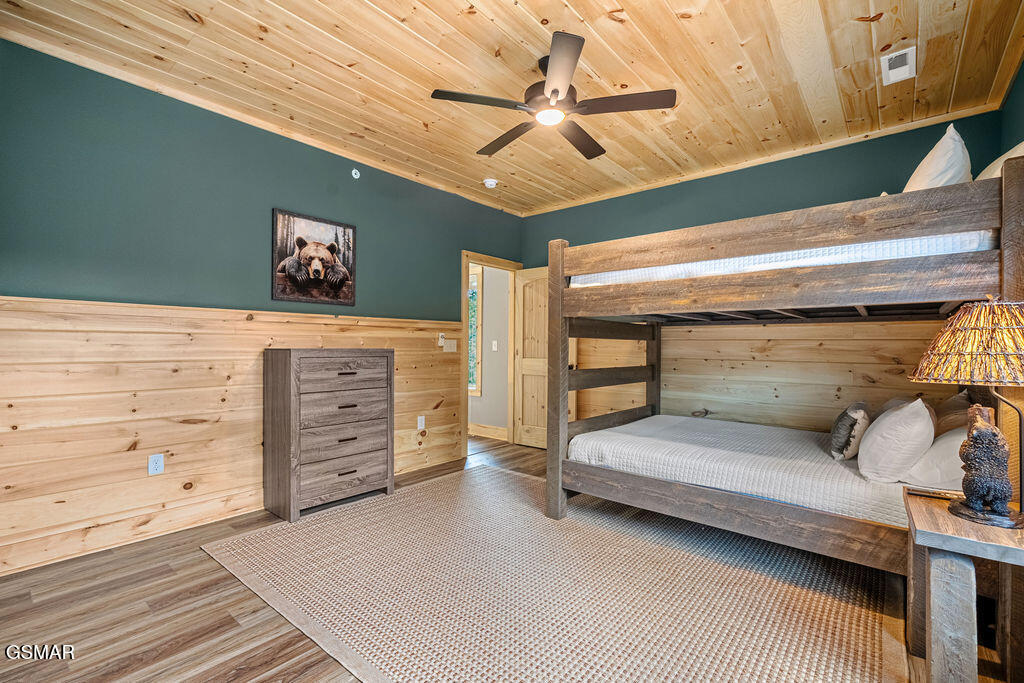 1130 Lee Cardwell Circle Pigeon Forge TN 37863