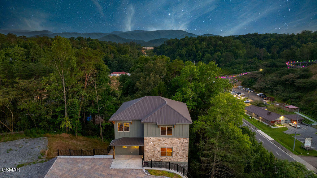 1130 Lee Cardwell Circle Pigeon Forge TN 37863