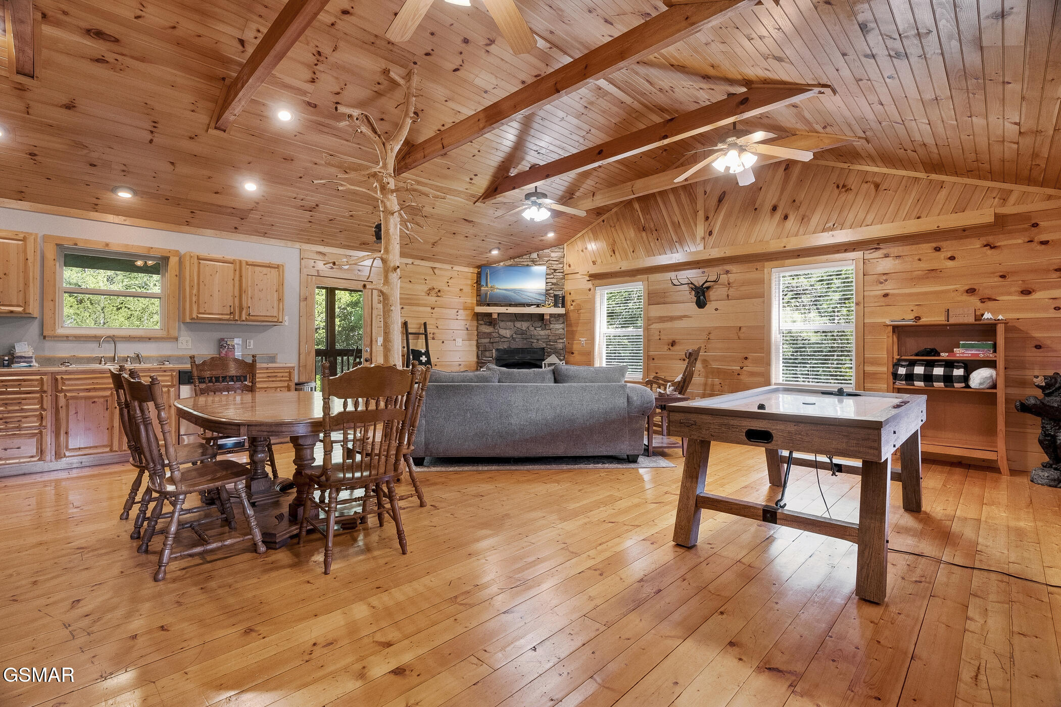 1960 Oakmont Drive Sevierville TN 37876