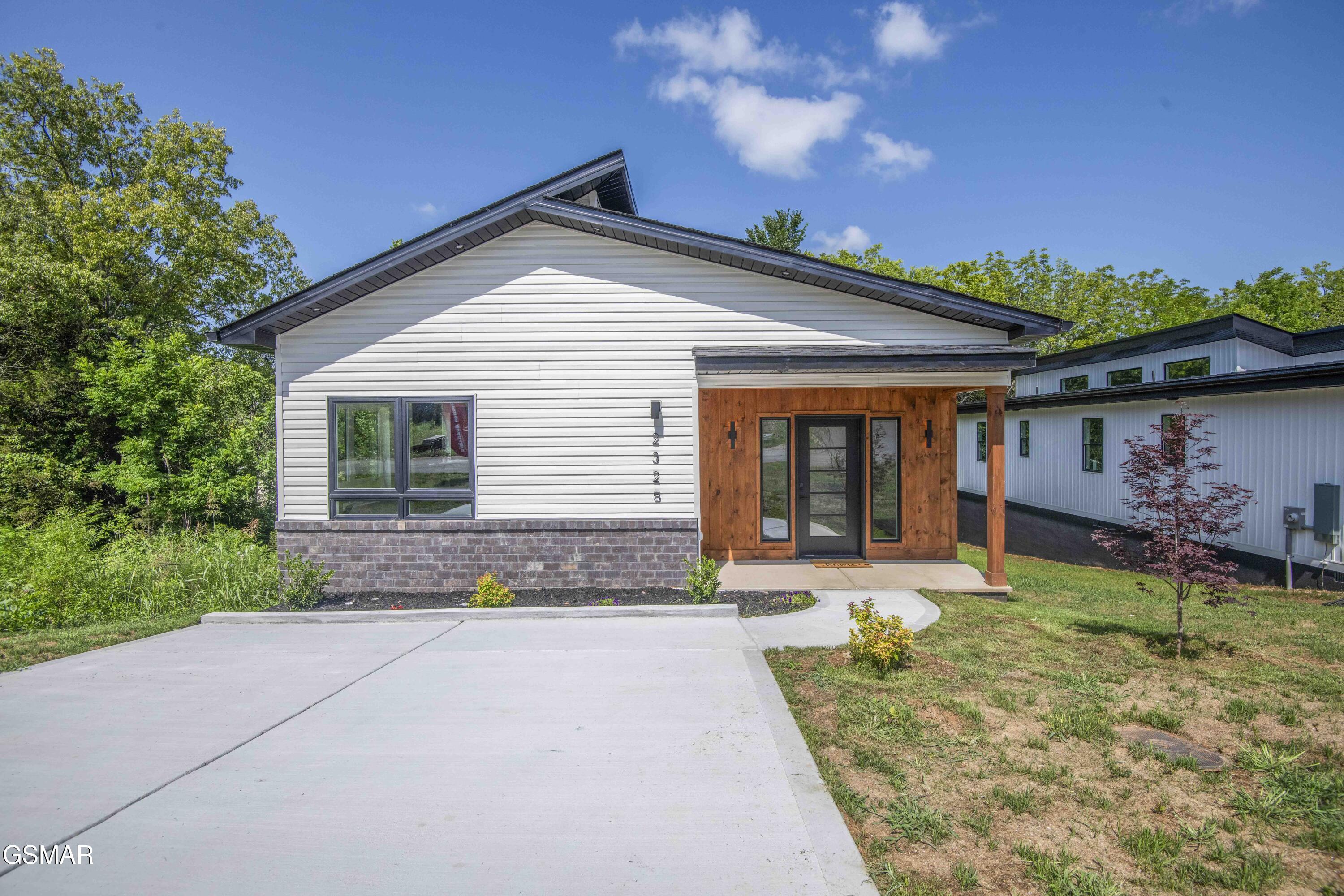2325 Rock Gardens Drive Sevierville TN 37876