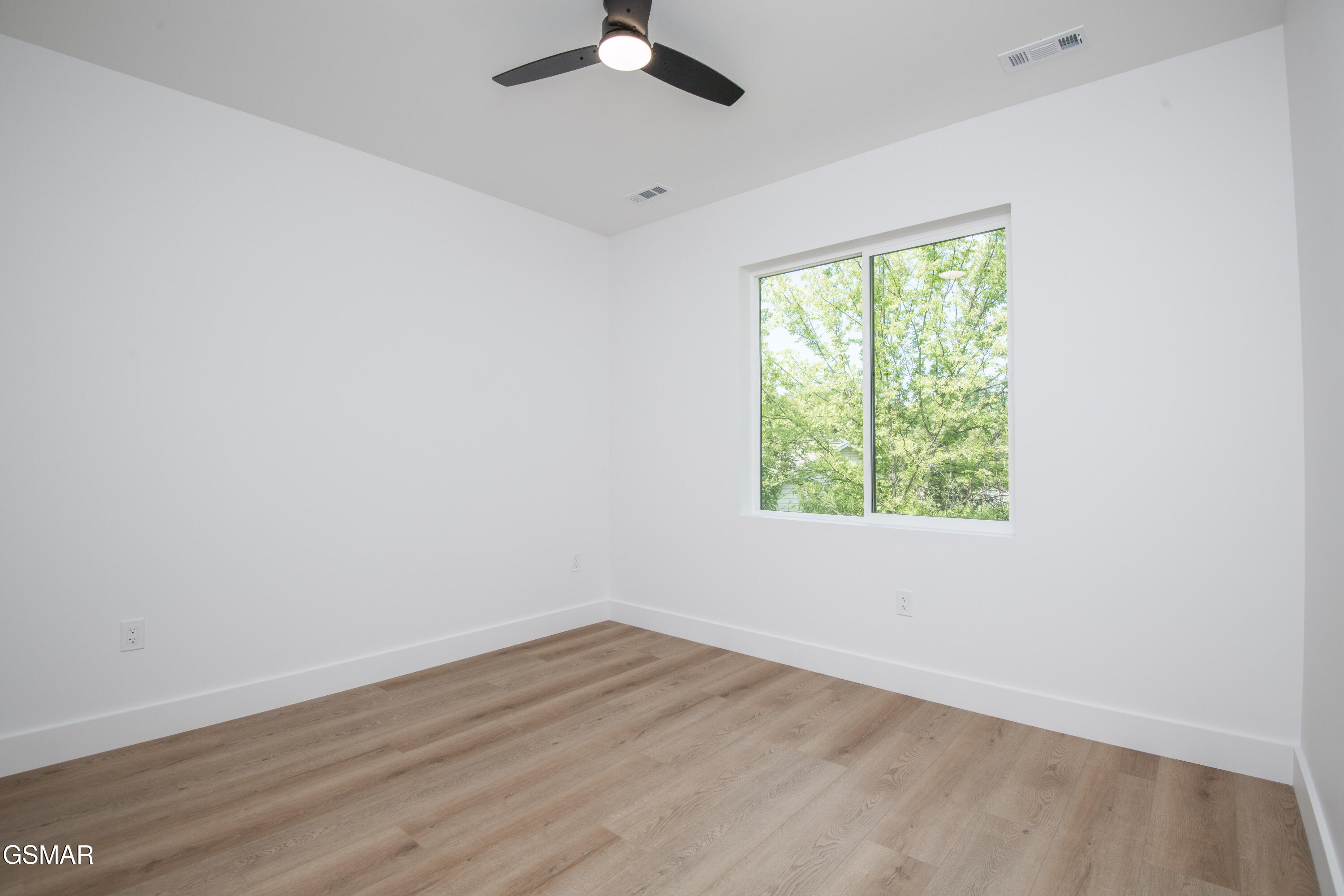 2325 Rock Gardens Drive Sevierville TN 37876