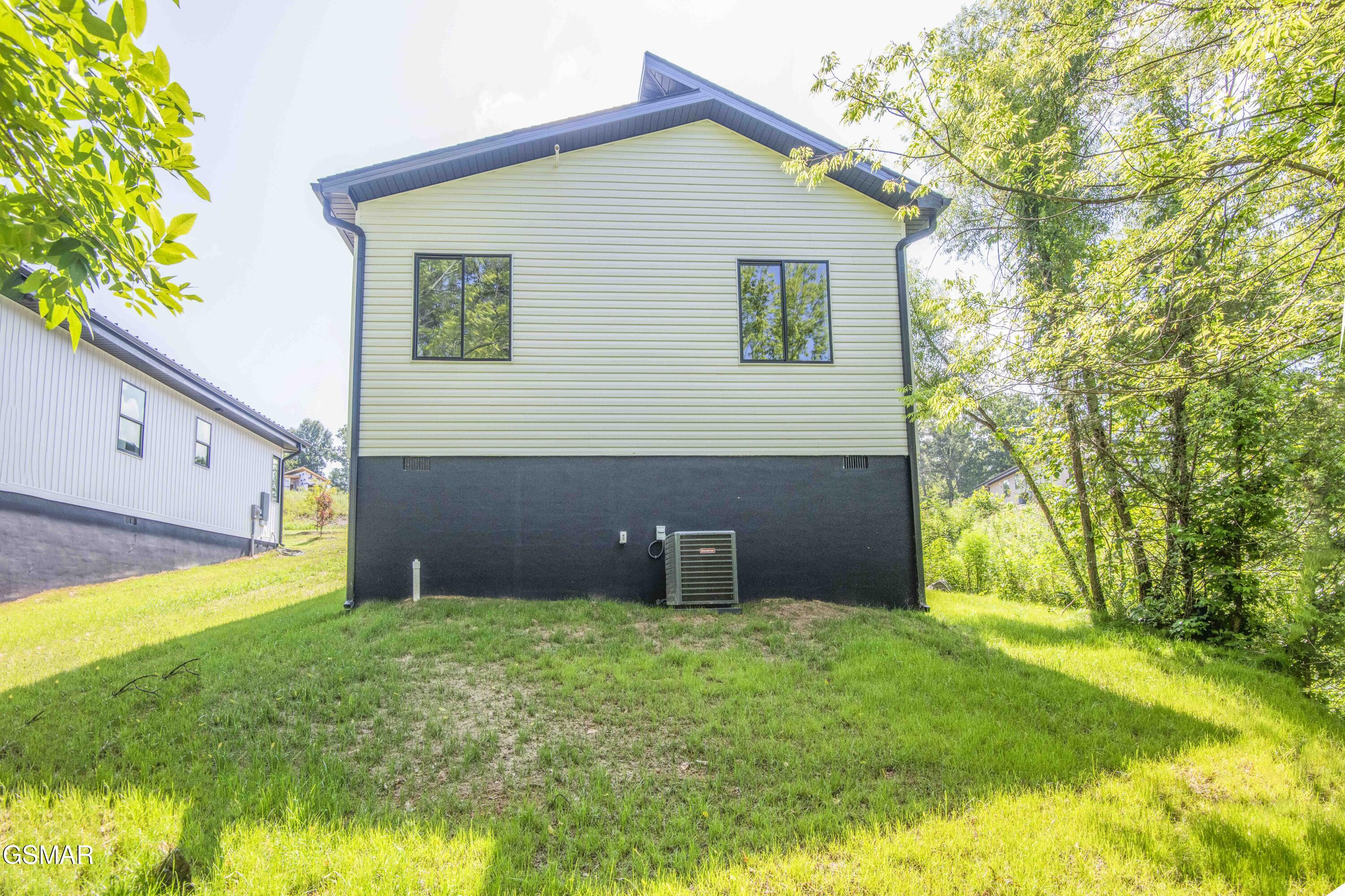 2325 Rock Gardens Drive Sevierville TN 37876