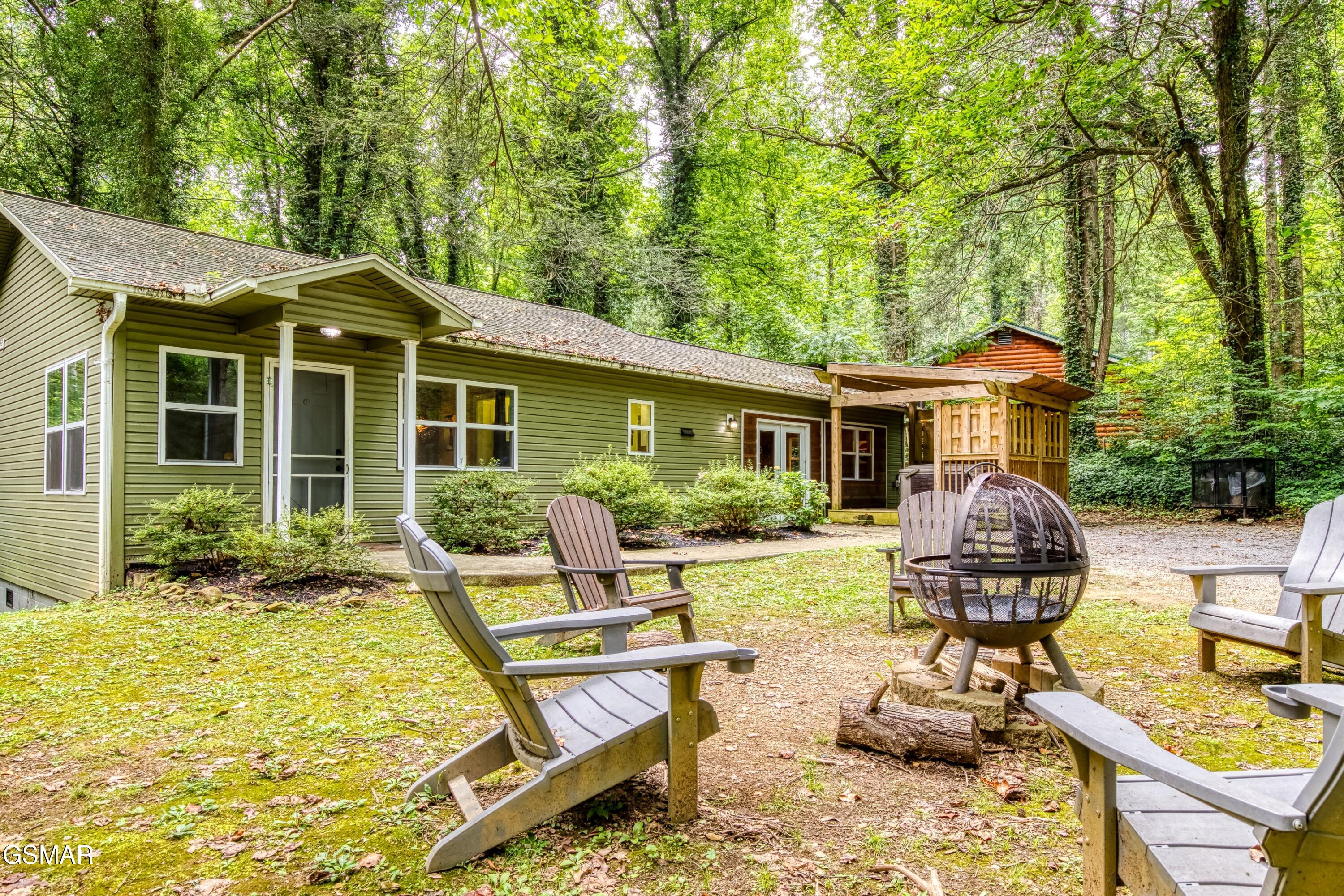 627 Red Bud Lane Gatlinburg TN 37738