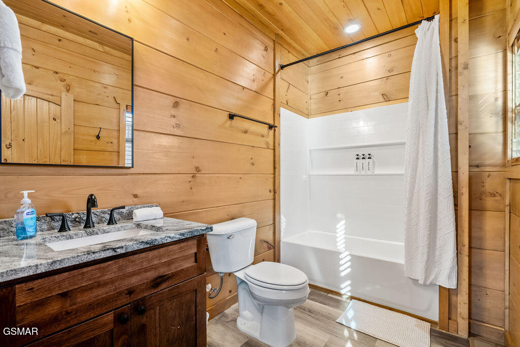 2832 Sequoia Road Pigeon Forge TN 37863