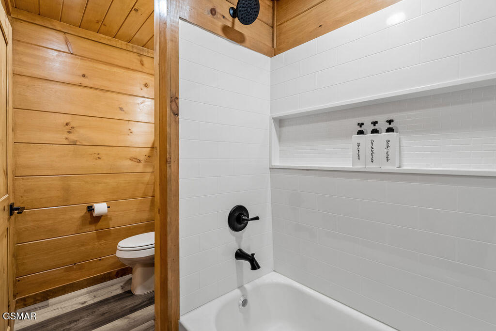 2832 Sequoia Road Pigeon Forge TN 37863