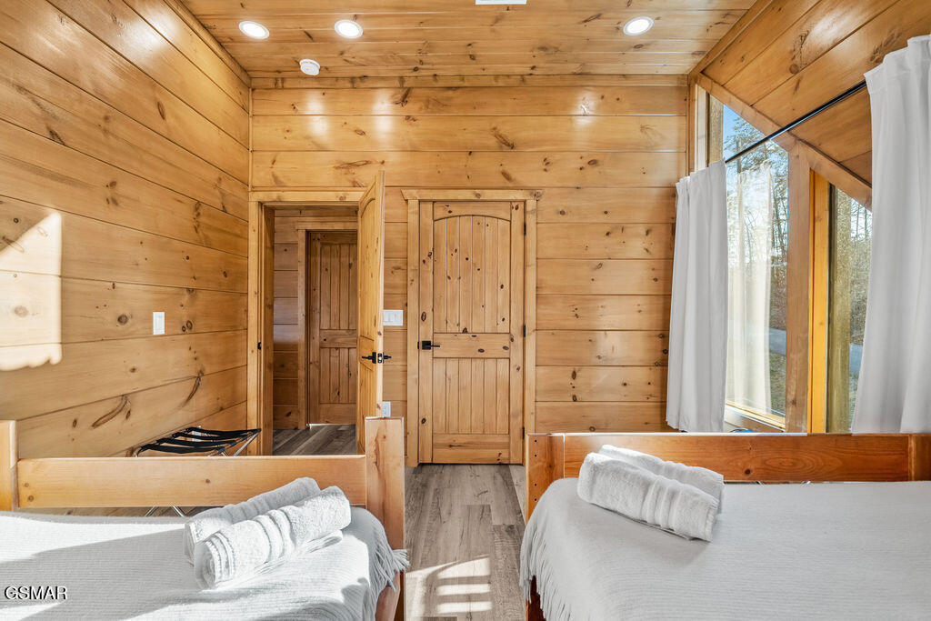 2832 Sequoia Road Pigeon Forge TN 37863