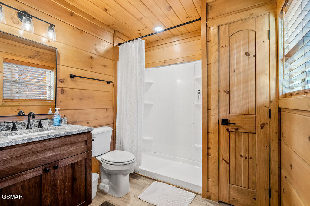 2832 Sequoia Road Pigeon Forge TN 37863