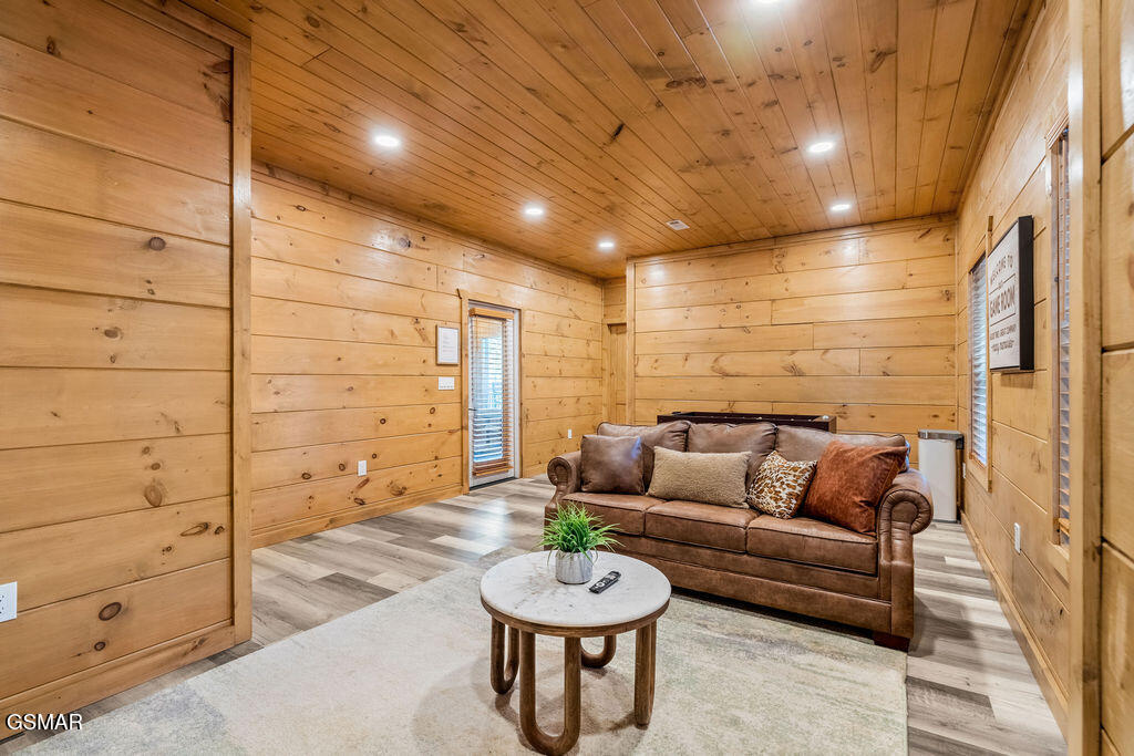 2832 Sequoia Road Pigeon Forge TN 37863