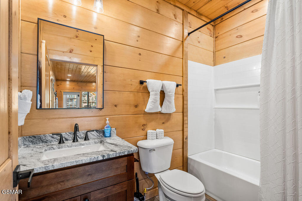 2832 Sequoia Road Pigeon Forge TN 37863