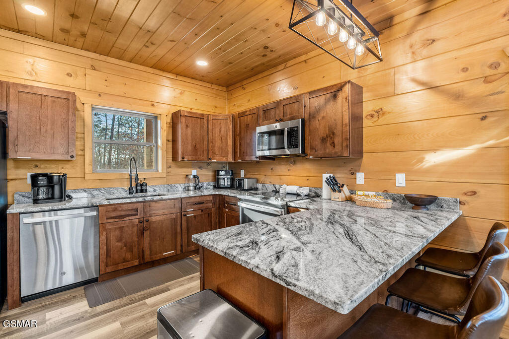 2832 Sequoia Road Pigeon Forge TN 37863