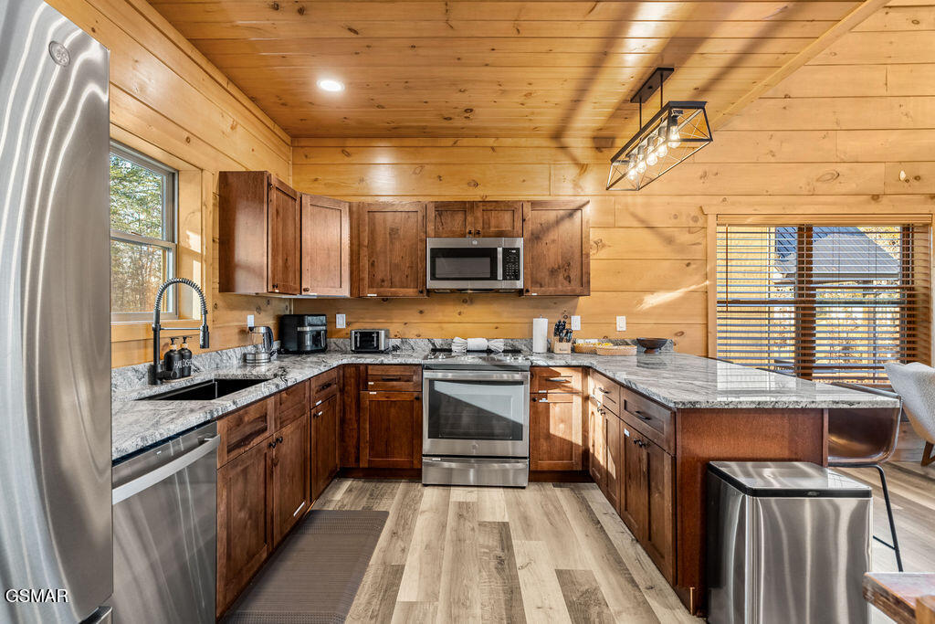 2832 Sequoia Road Pigeon Forge TN 37863