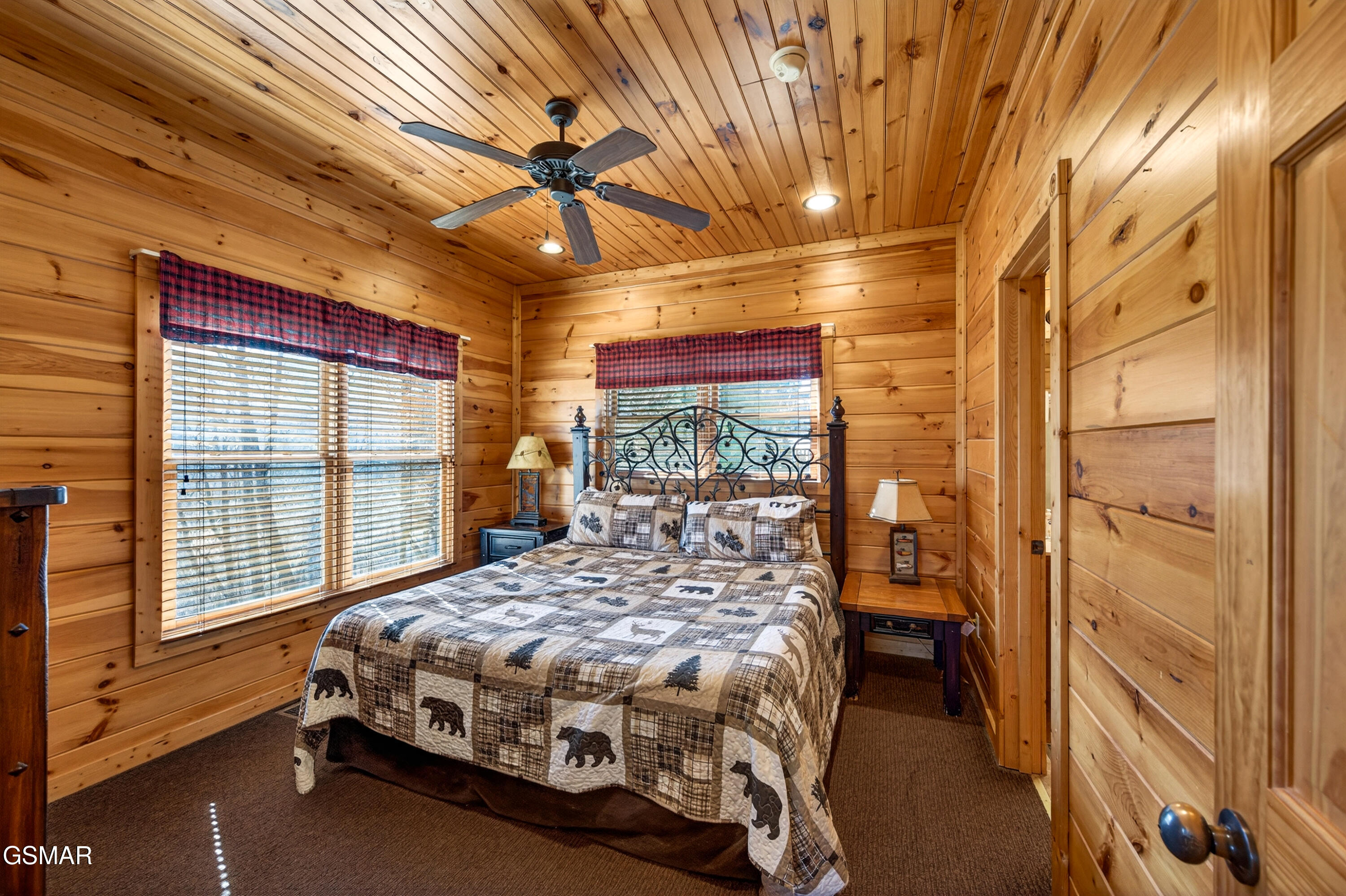 922 Parkview Point Way Gatlinburg TN 37738