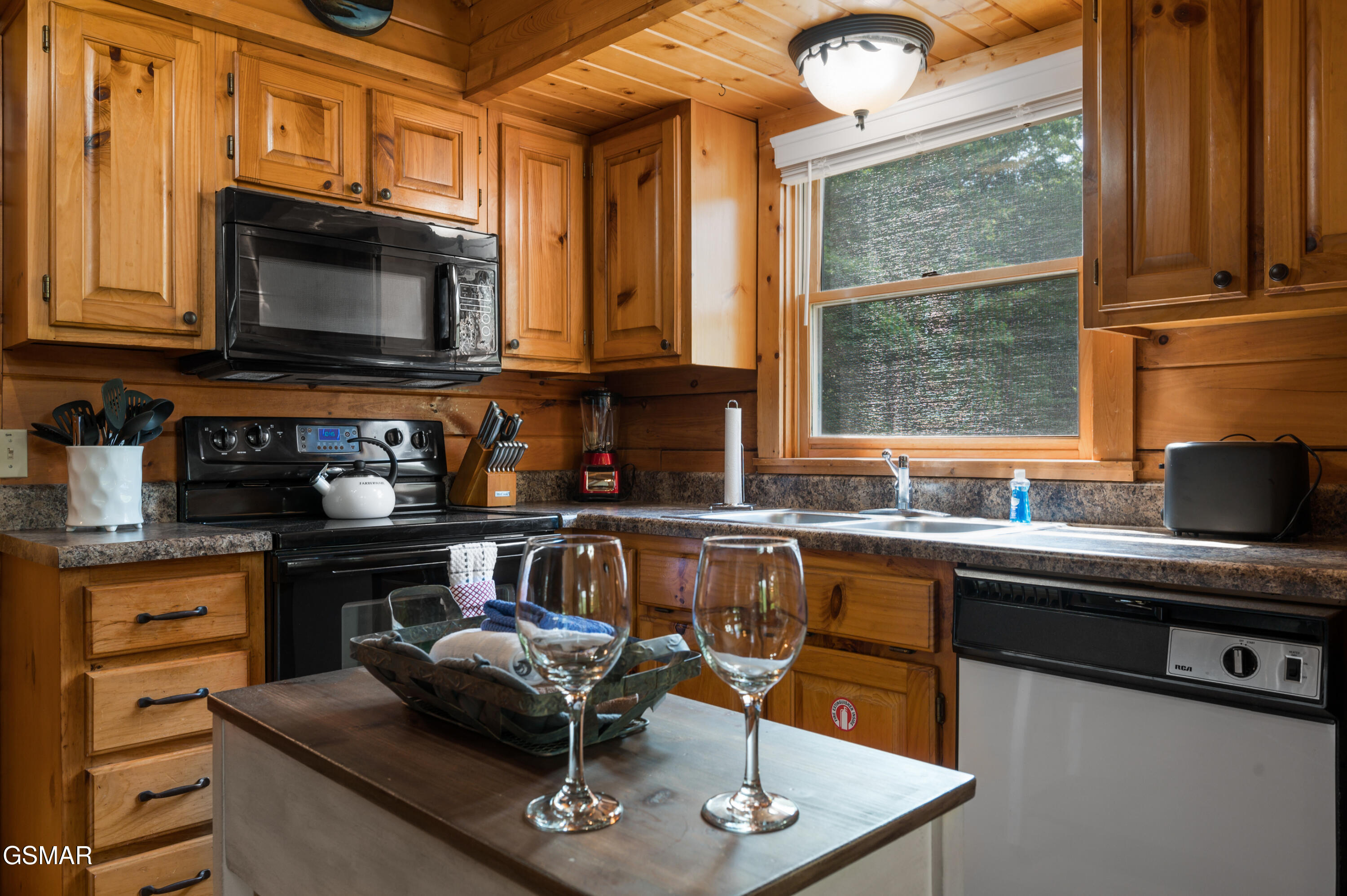 3629 Country Pines Way Sevierville TN 37876