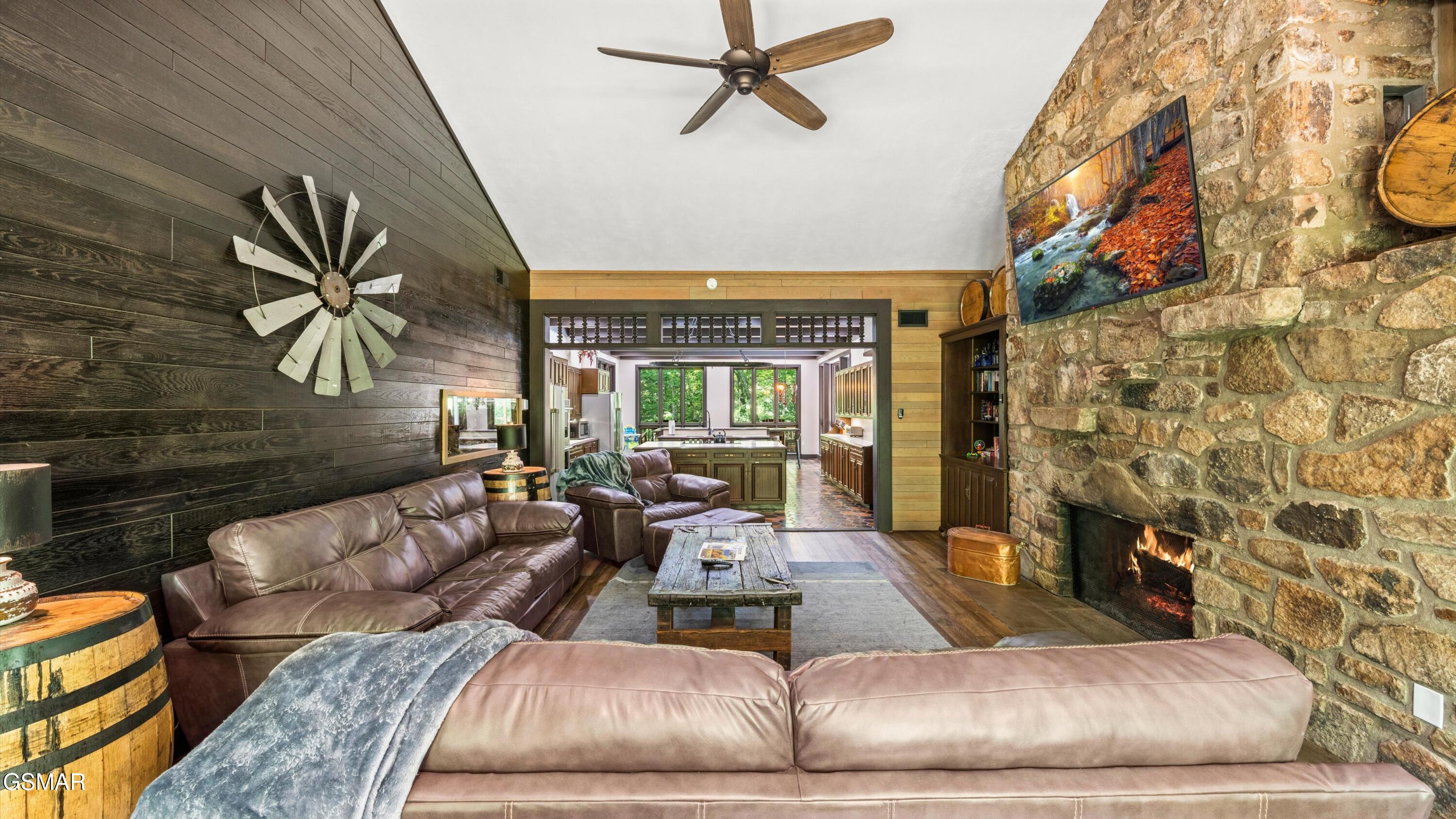 1115 Old Cartertown Road Gatlinburg TN 37738