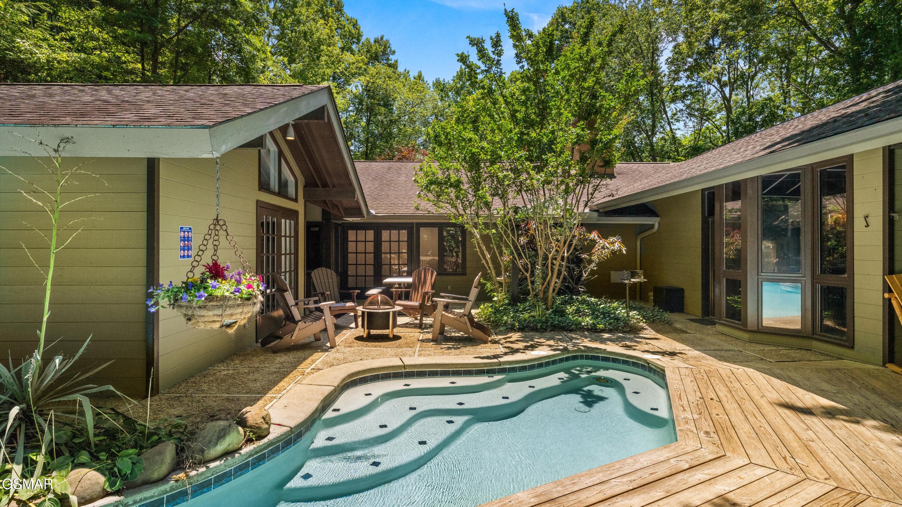 1115 Old Cartertown Road Gatlinburg TN 37738