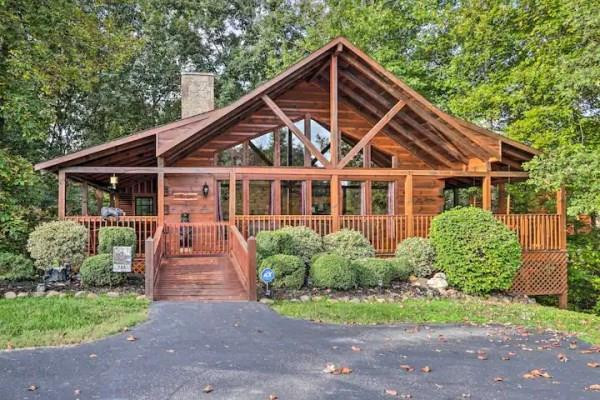 2666 Valley Heights Drive Pigeon Forge TN 37863