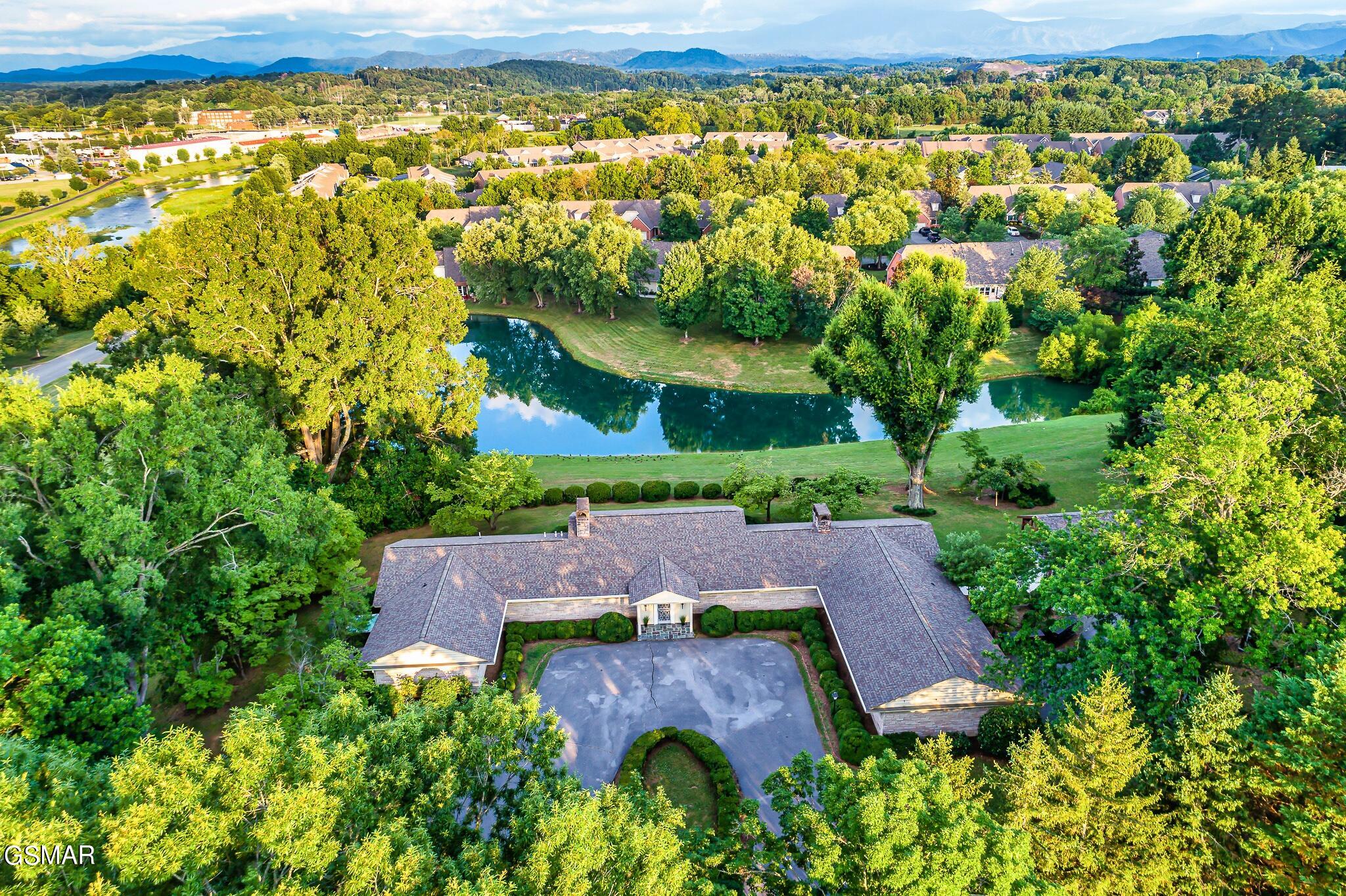 312 Paine Lake Drive Sevierville TN 37862