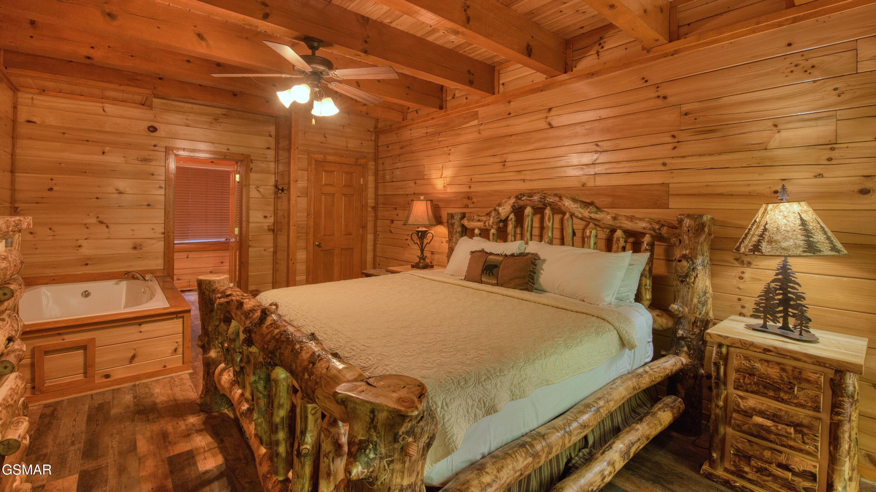 1124 Black Bear Cub Way Sevierville TN 37862