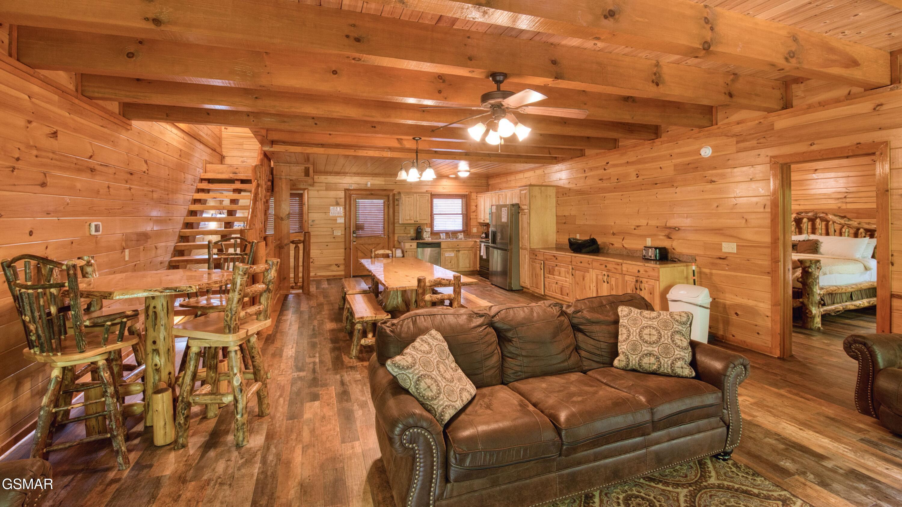 1124 Black Bear Cub Way Sevierville TN 37862