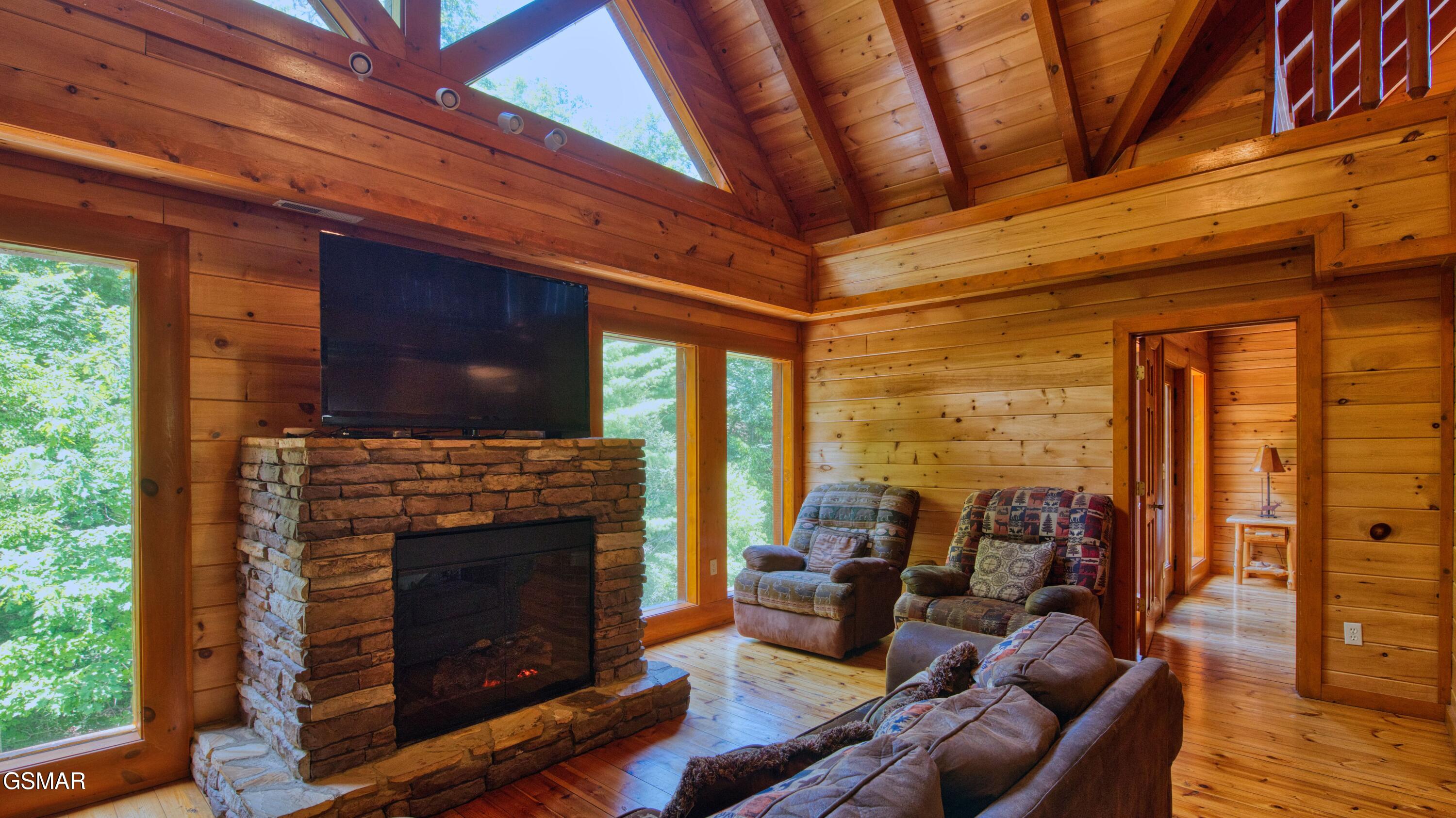 1124 Black Bear Cub Way Sevierville TN 37862