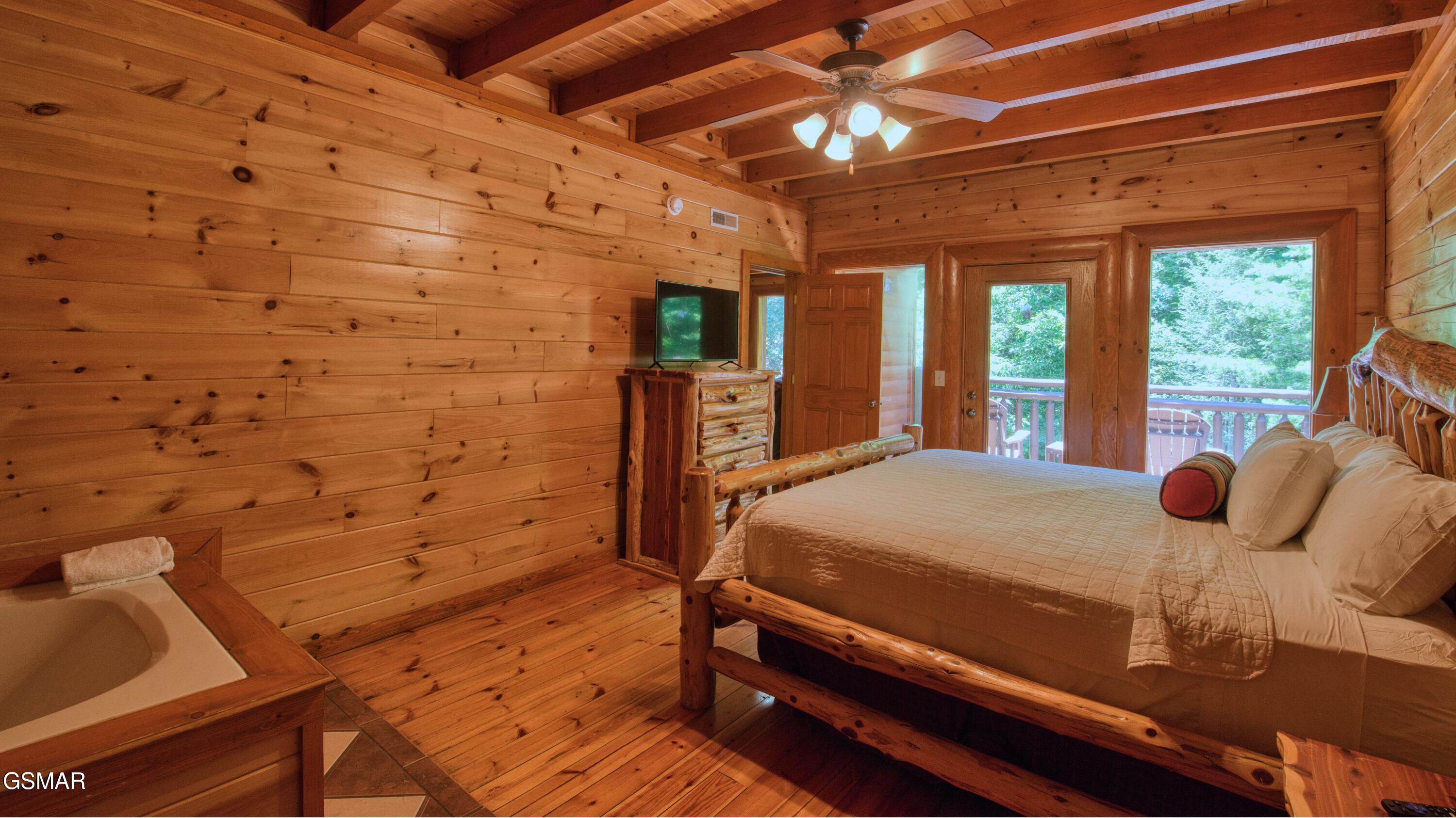 1124 Black Bear Cub Way Sevierville TN 37862