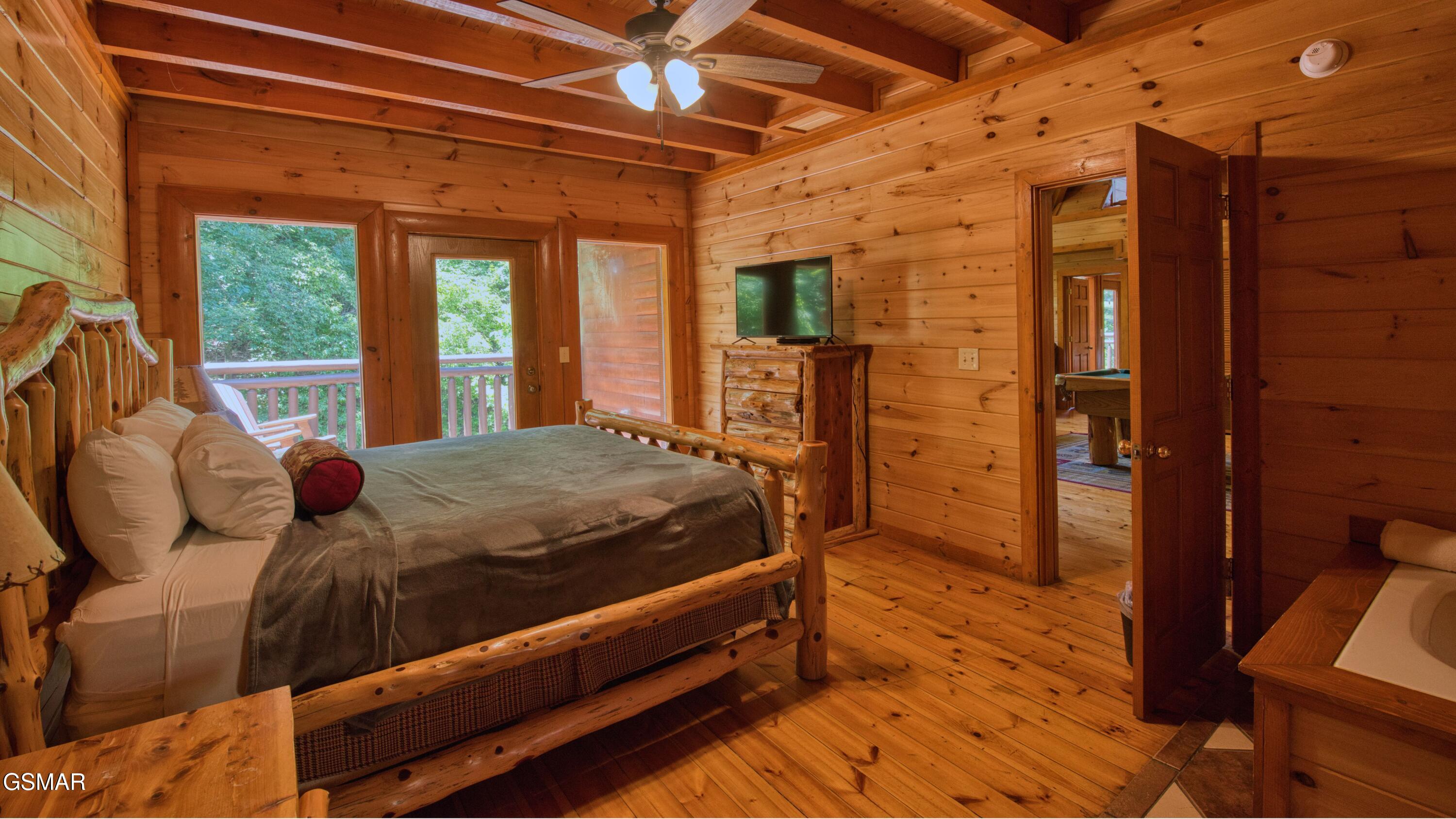 1124 Black Bear Cub Way Sevierville TN 37862