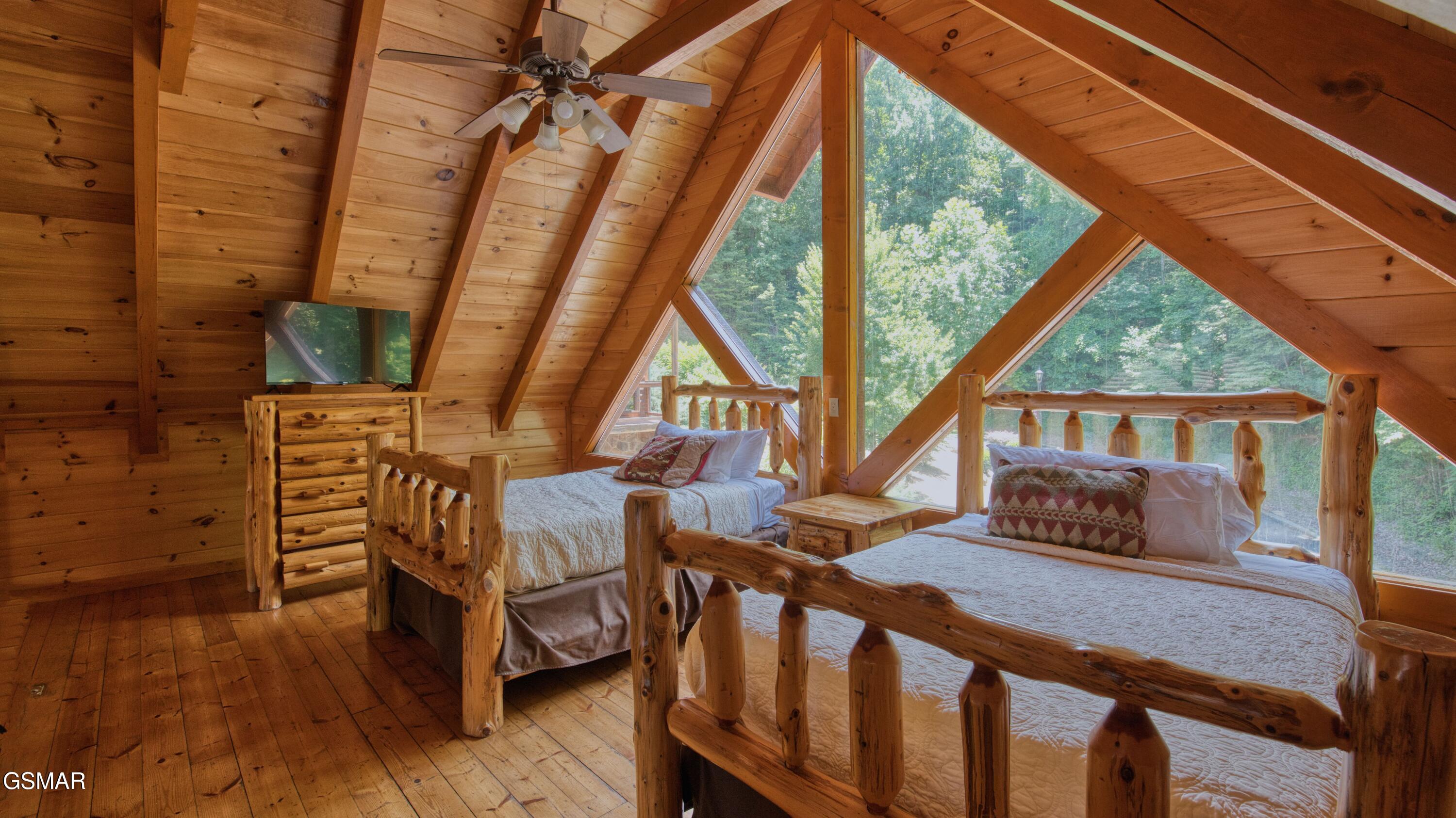 1124 Black Bear Cub Way Sevierville TN 37862