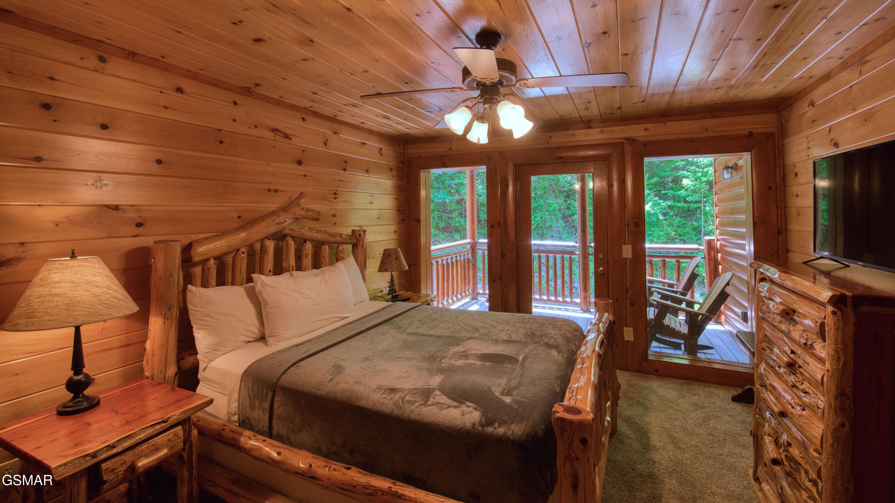 1124 Black Bear Cub Way Sevierville TN 37862
