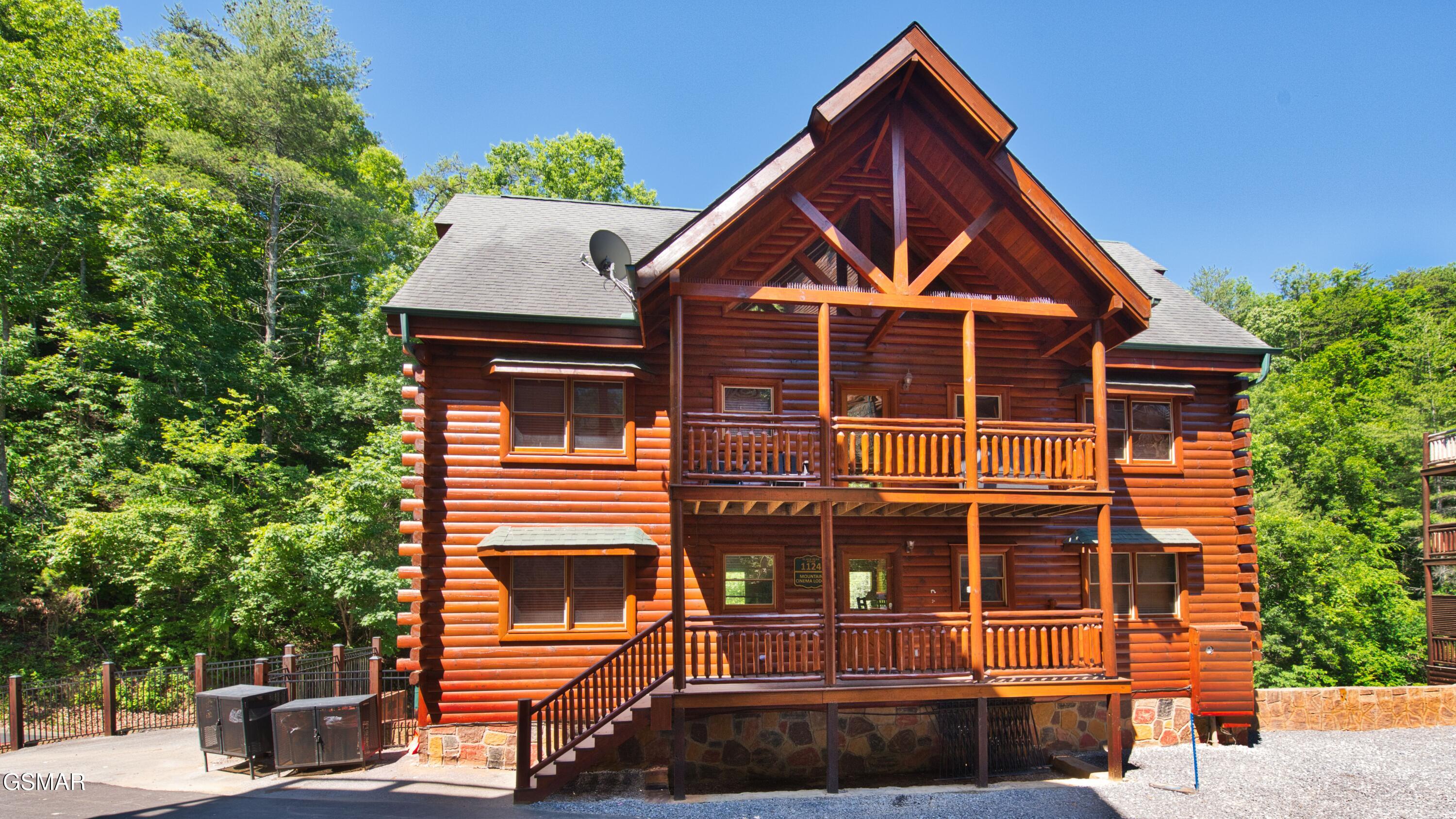 1124 Black Bear Cub Way Sevierville TN 37862