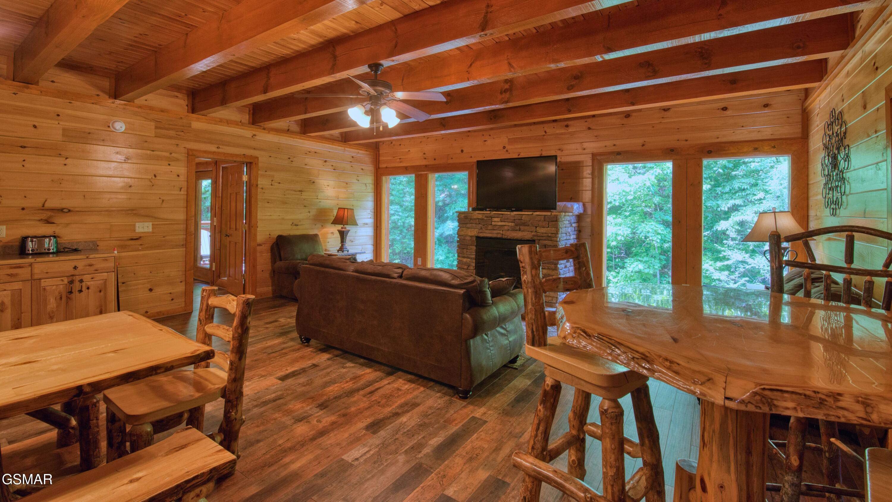 1124 Black Bear Cub Way Sevierville TN 37862