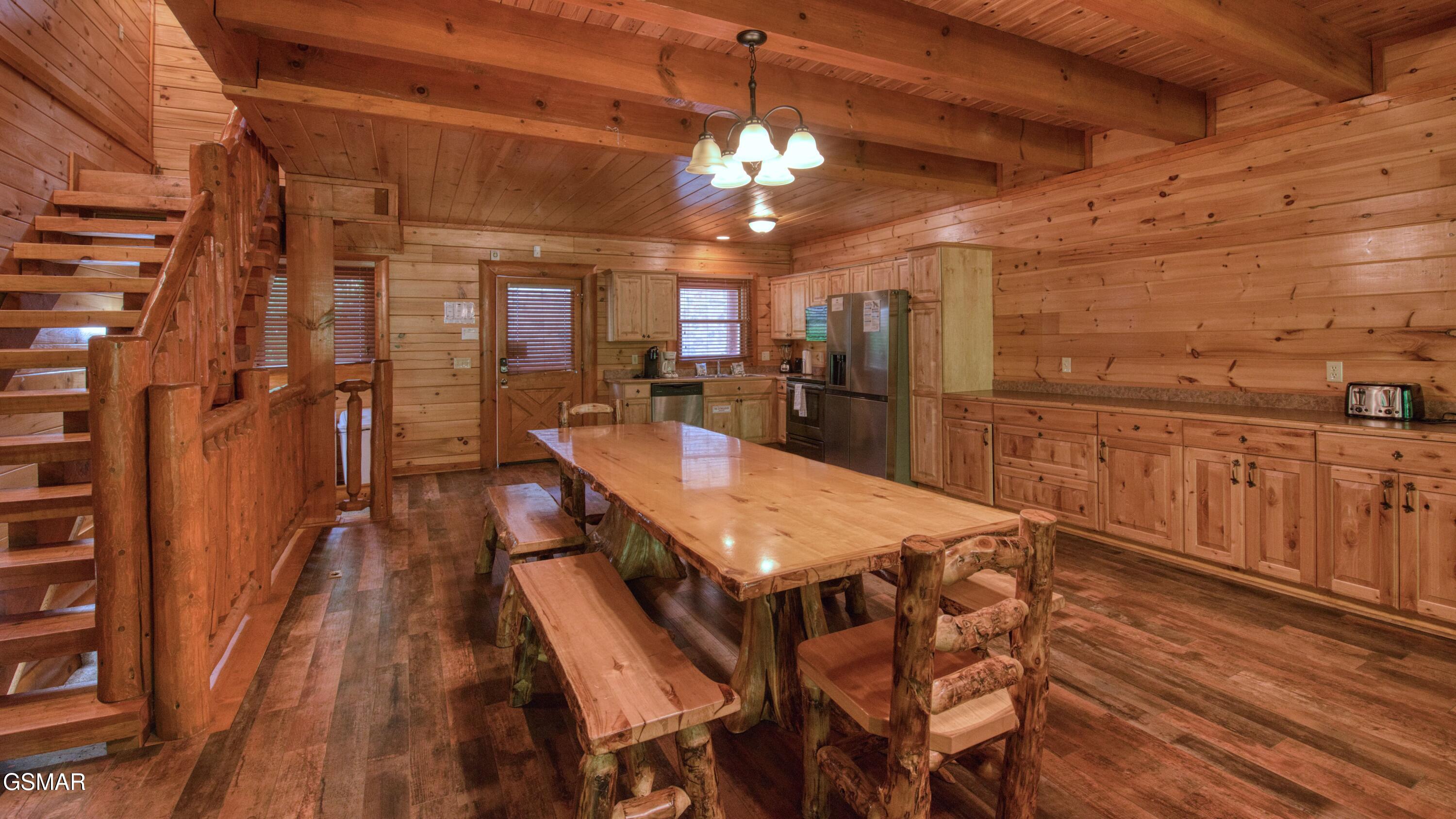 1124 Black Bear Cub Way Sevierville TN 37862