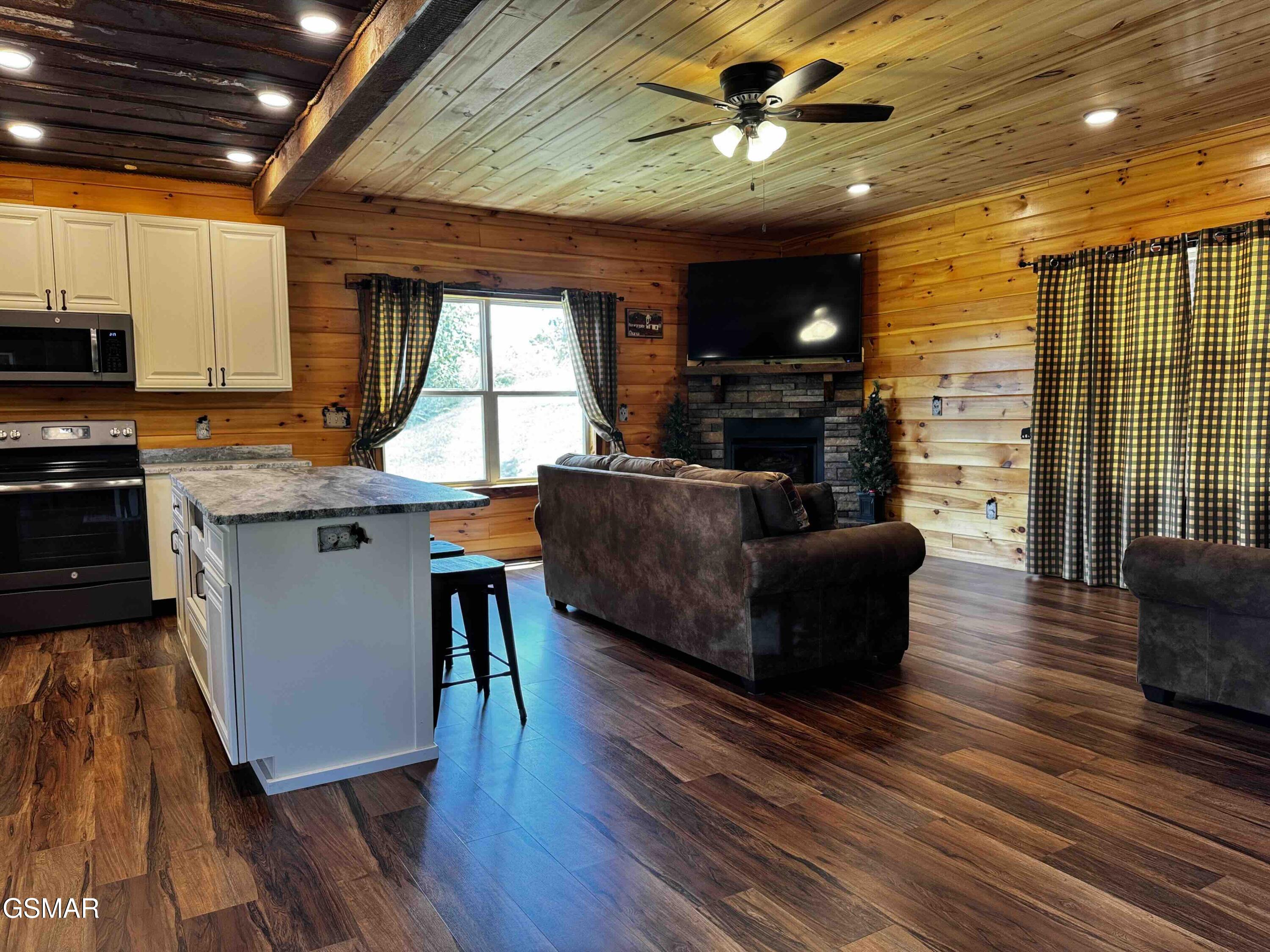 406 Oak Sky Way Sevierville TN 37876