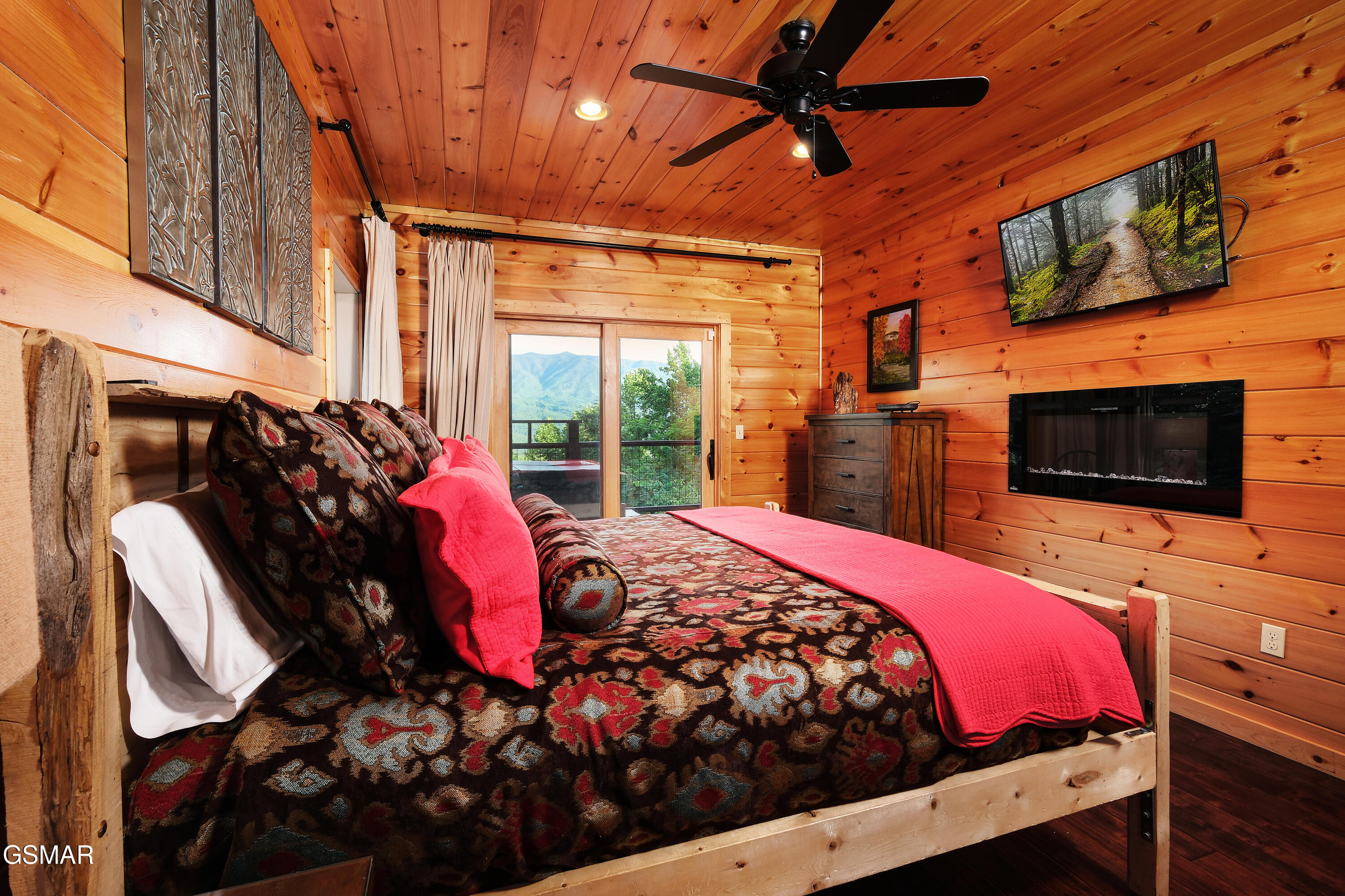 933 E Foothills Drive Gatlinburg TN 37738